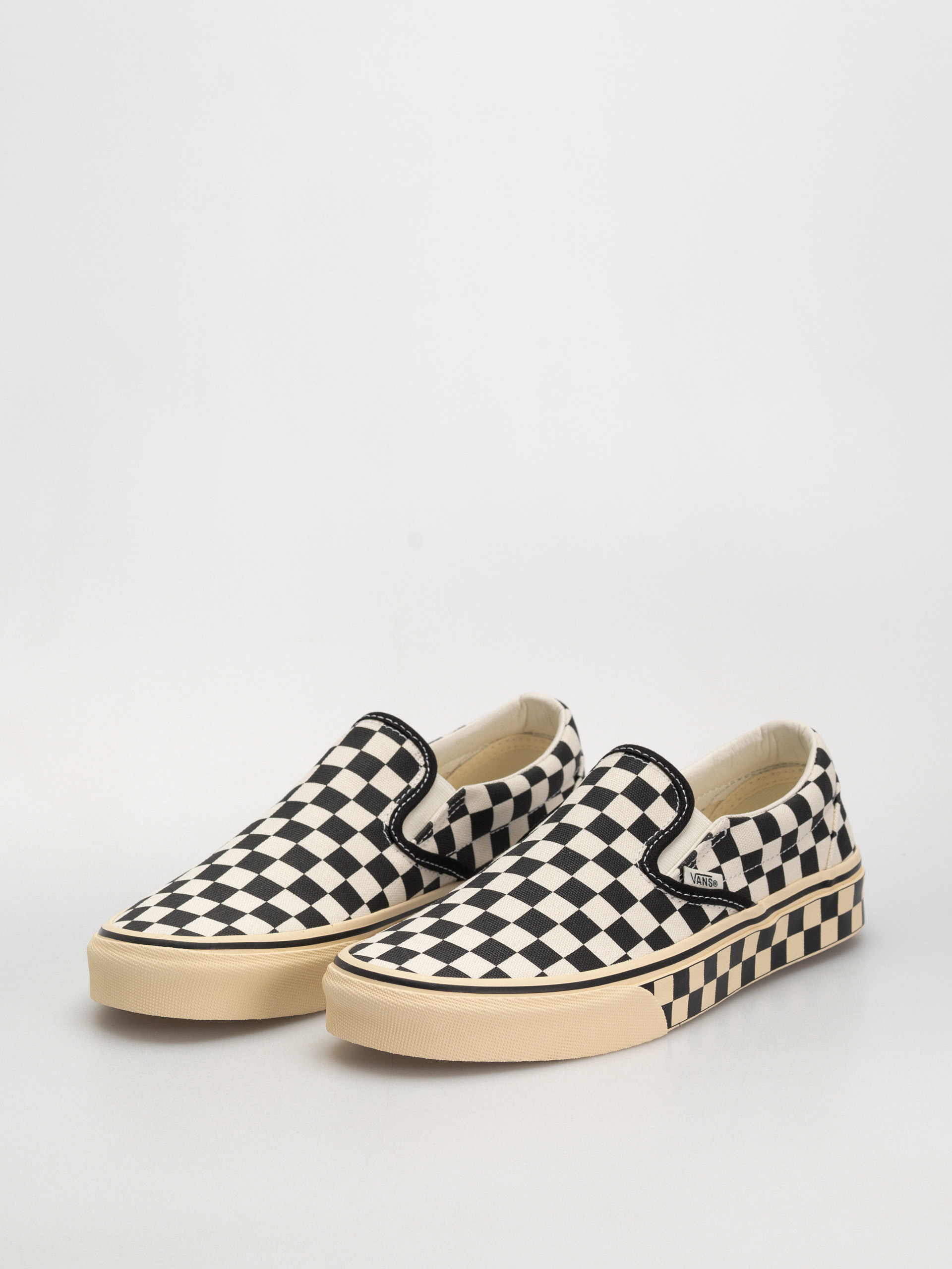 Обувки Vans Classic Slip On (black/marshmllw)