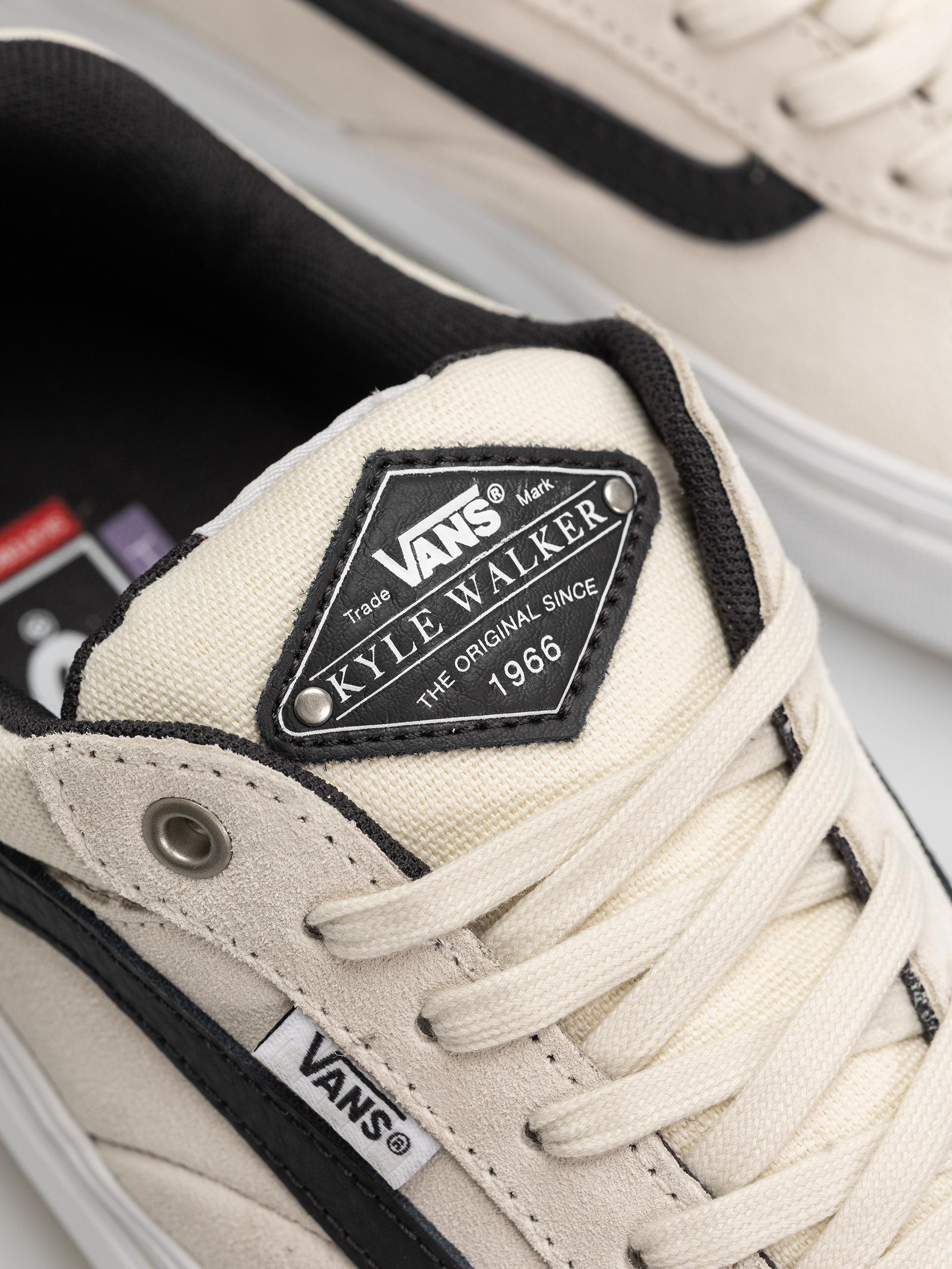 Обувки Vans Skate Kyle Walker Wafflecup (white/gunmetal)