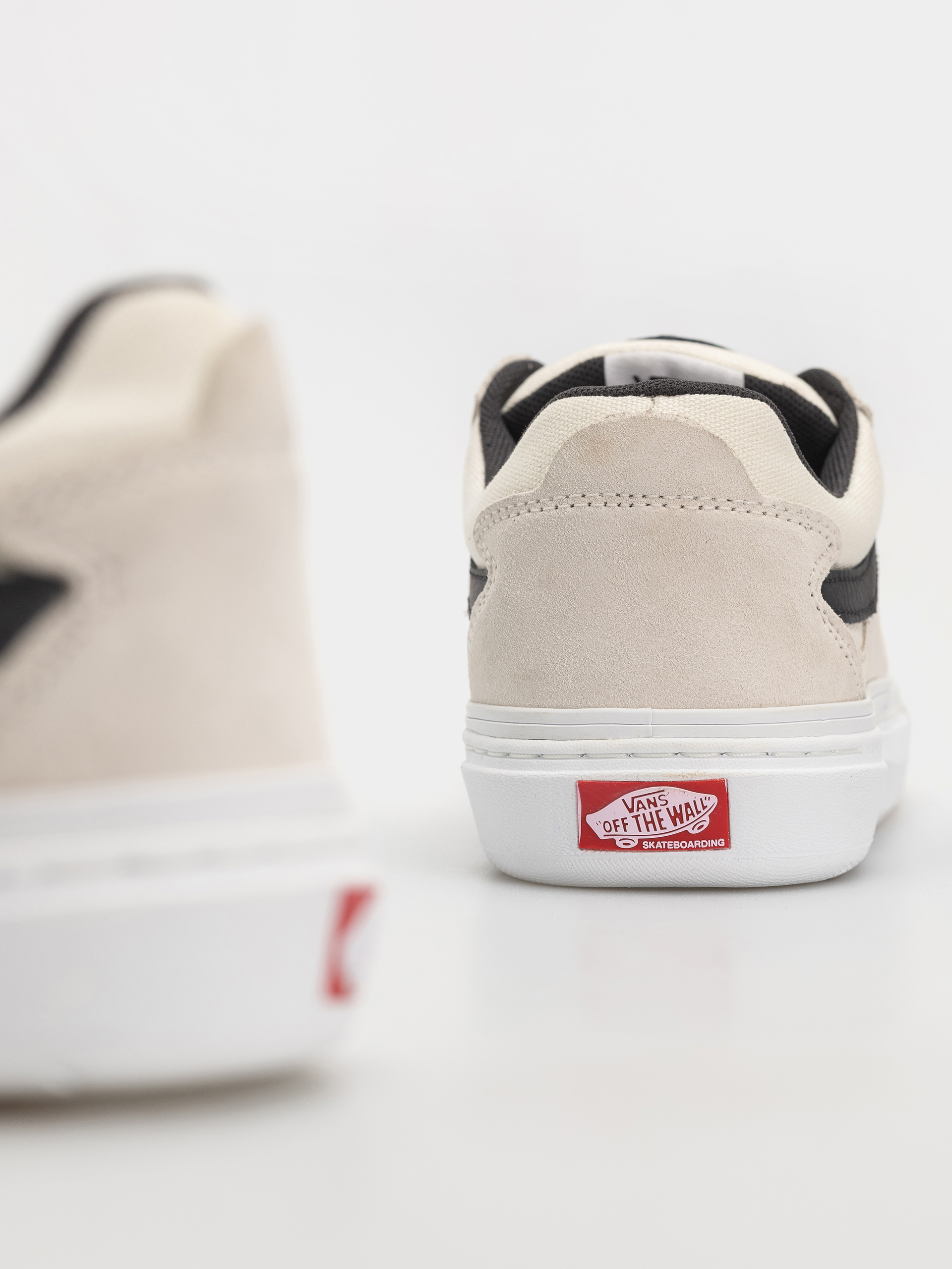 Обувки Vans Skate Kyle Walker Wafflecup (white/gunmetal)