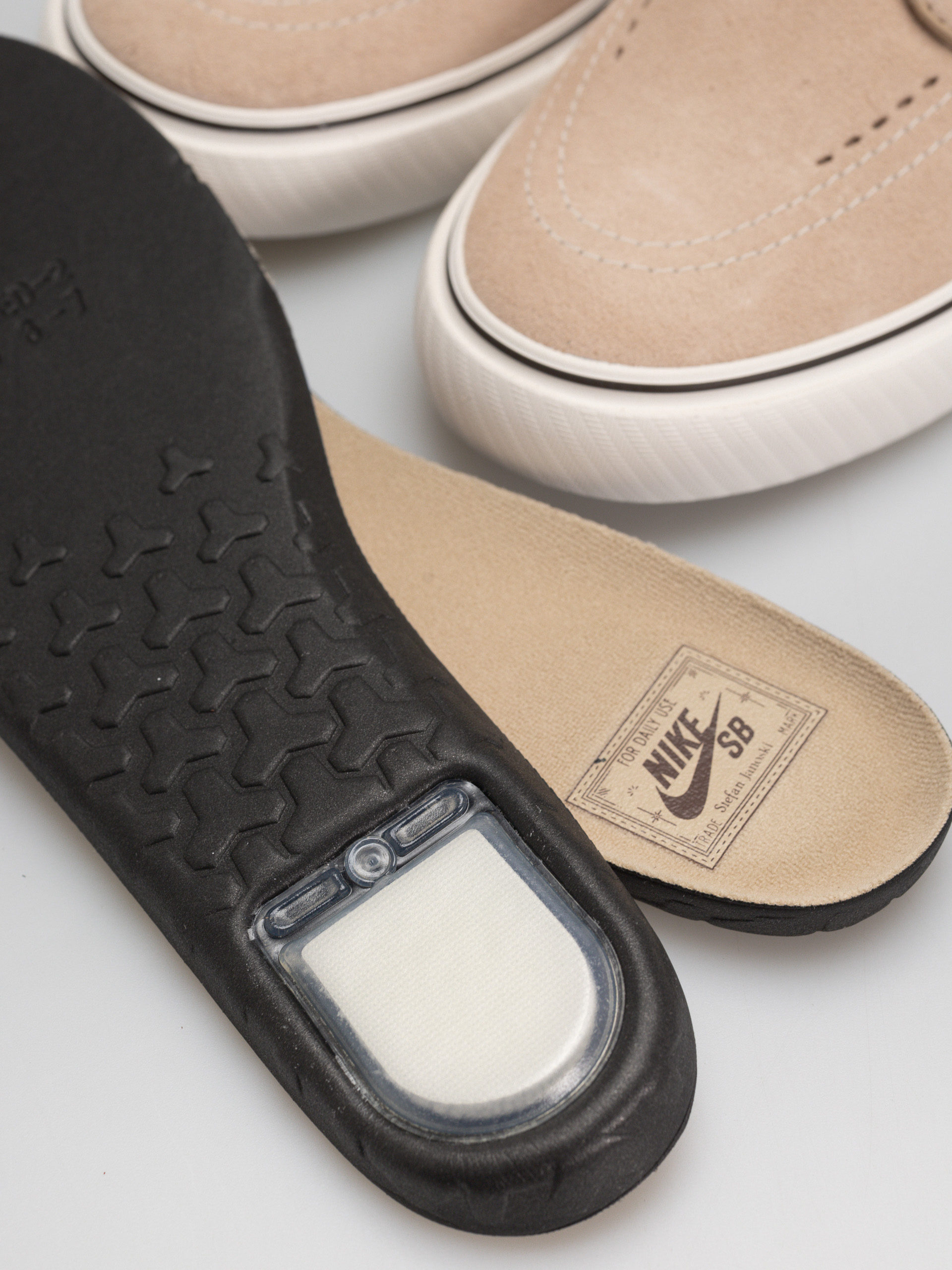 Обувки Nike SB Zoom Janoski Og+ (linen/lt chocolate sail)