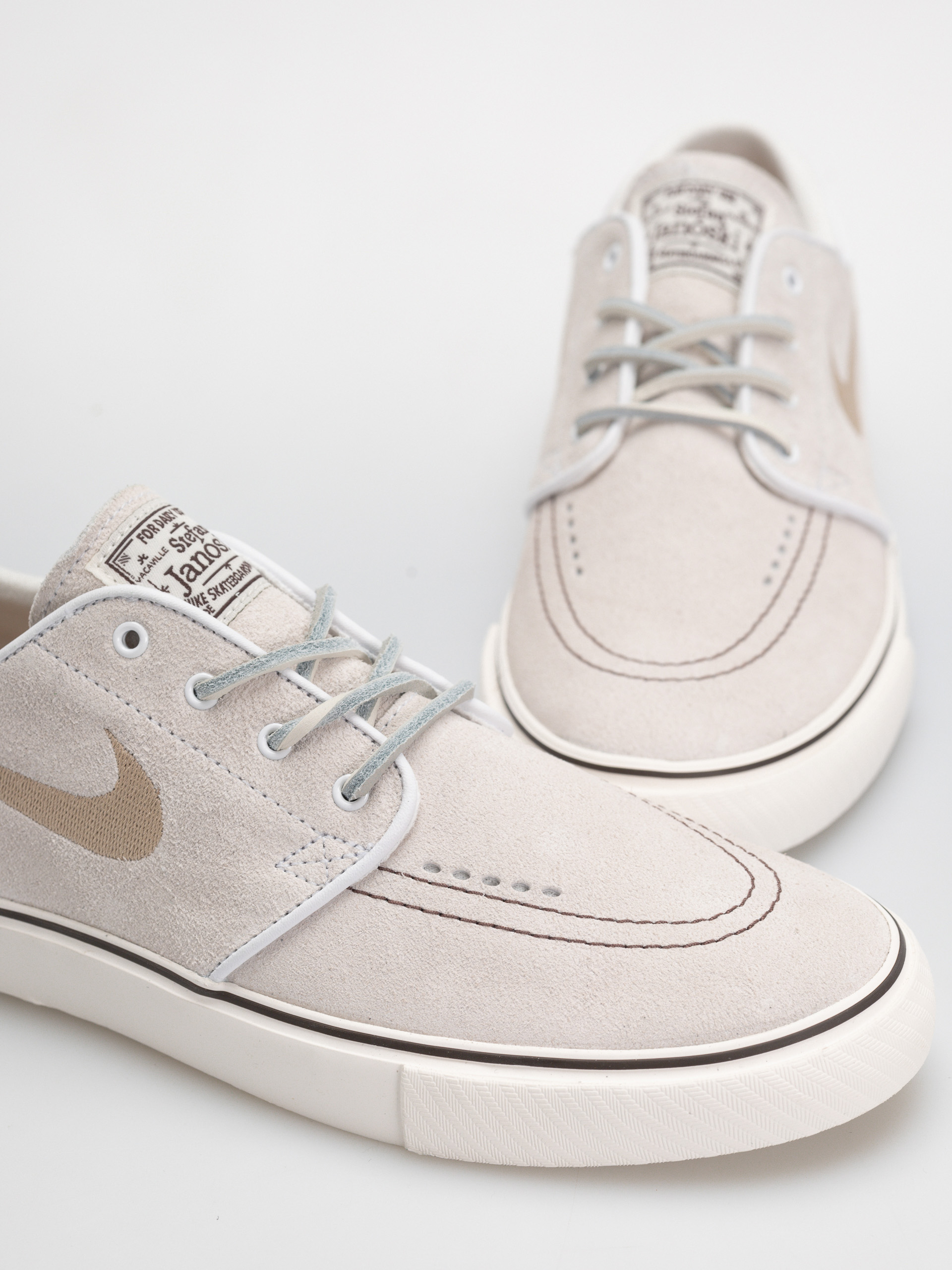 Обувки Nike SB Zoom Janoski Og+ (white/linen sail lt chocolate)