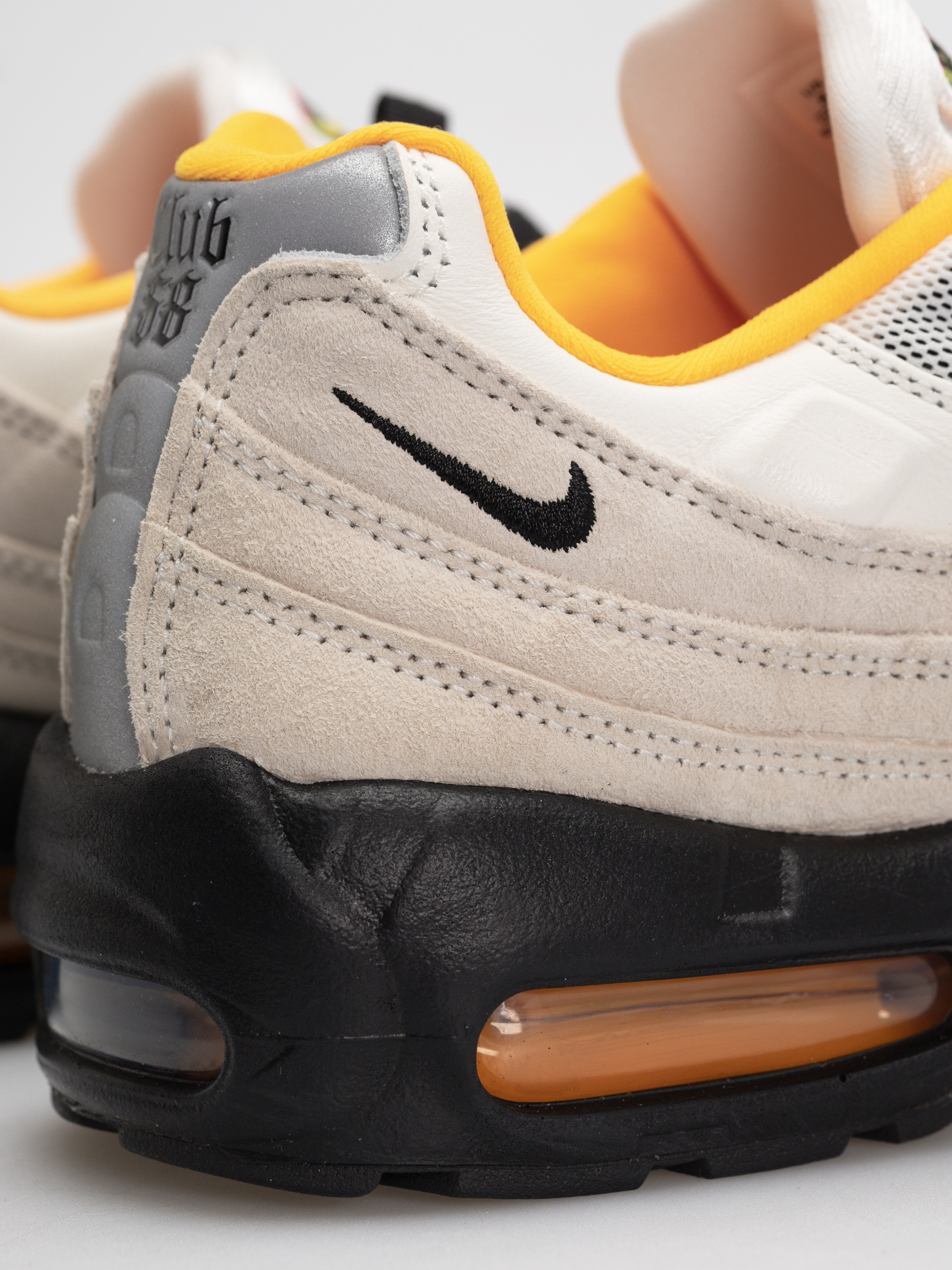 Обувки Nike SB Air Max 95 (sail/black laser orange)