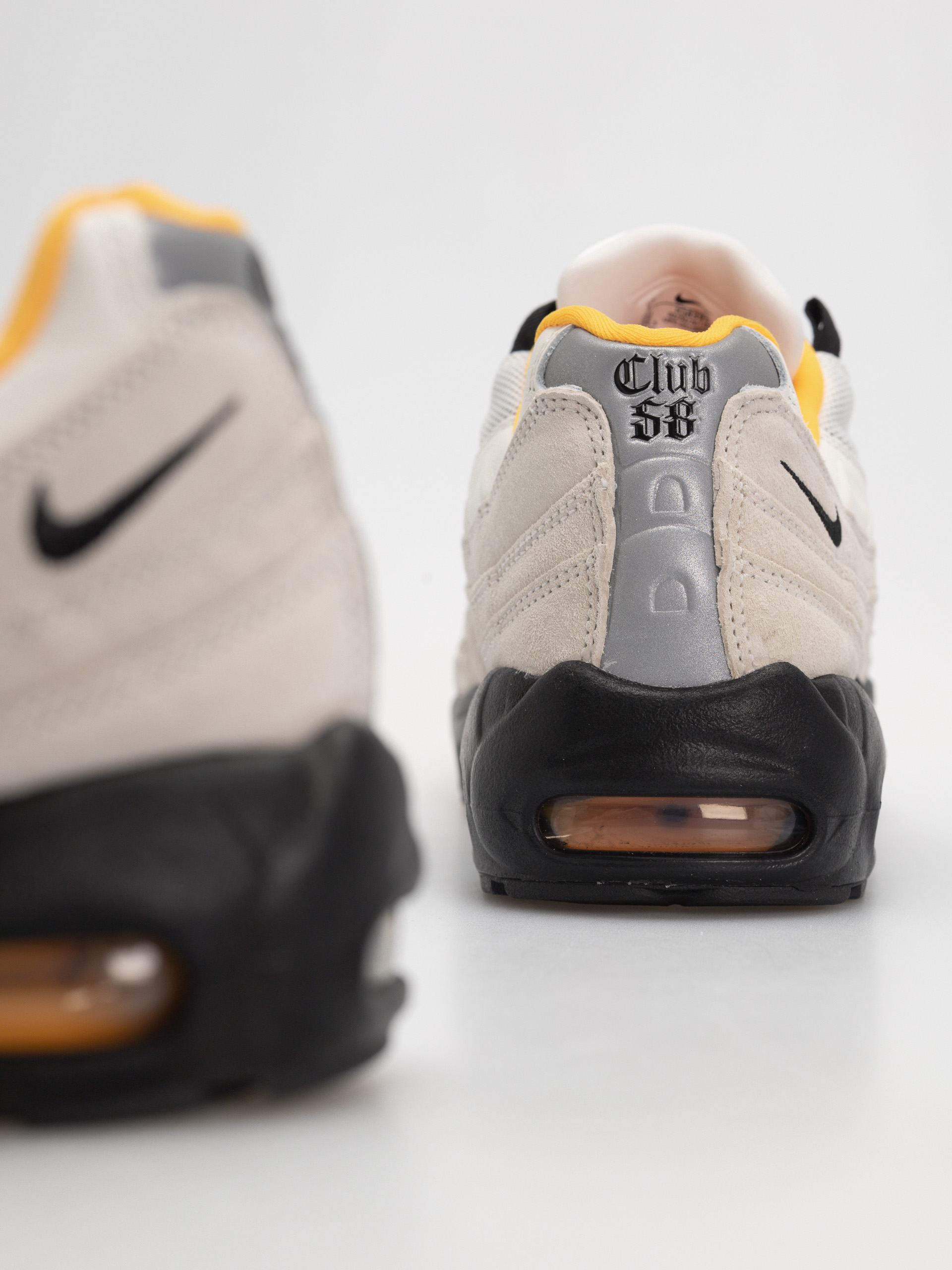 Обувки Nike SB Air Max 95 (sail/black laser orange)