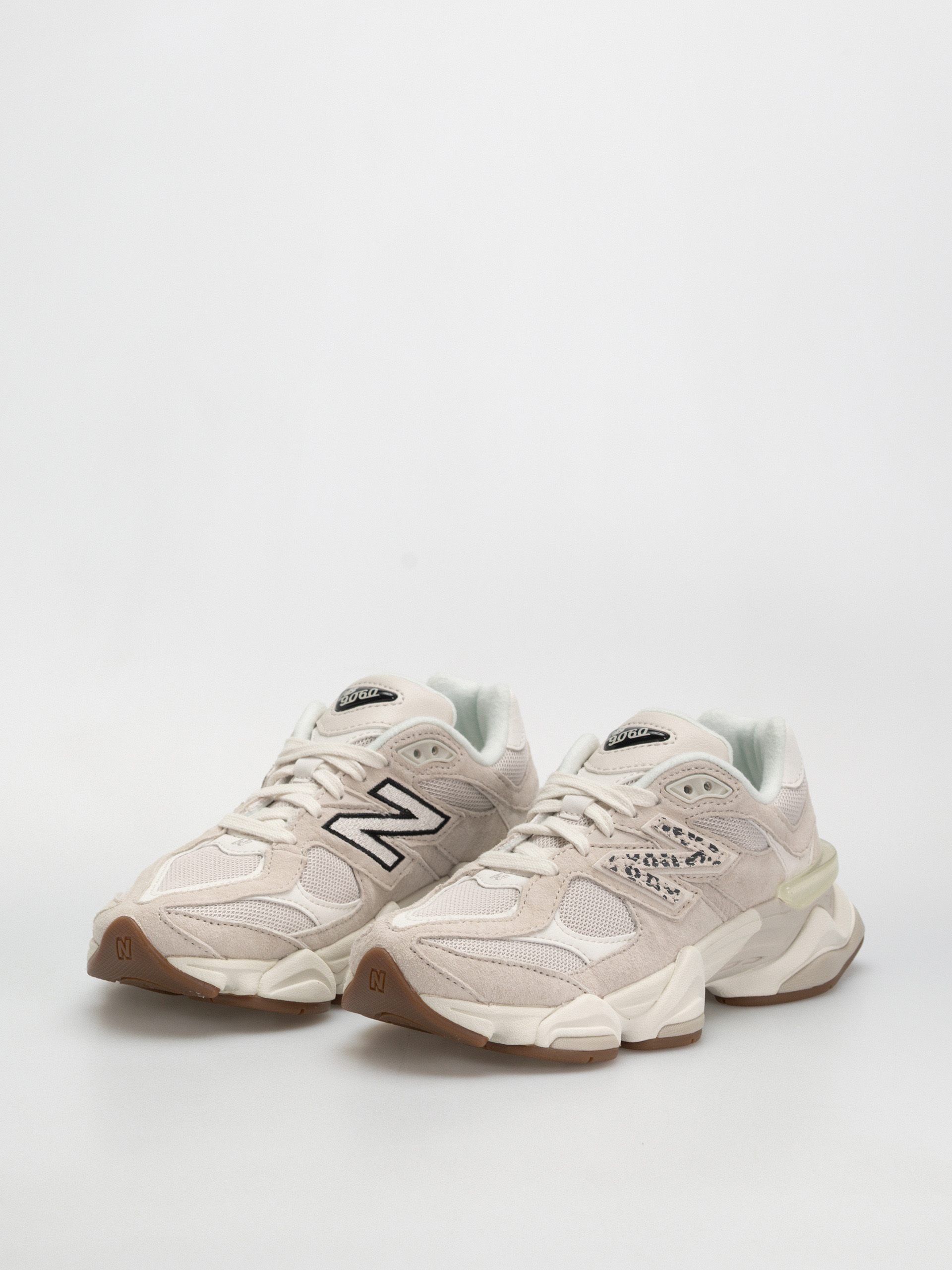 Обувки New Balance 9060 (moonbeam/sea salt/black)