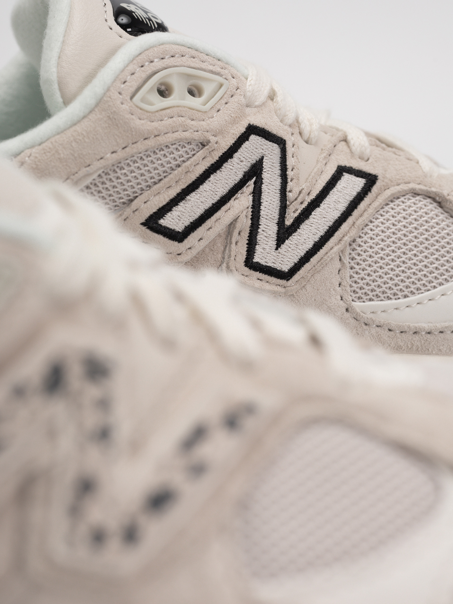 Обувки New Balance 9060 (moonbeam/sea salt/black)