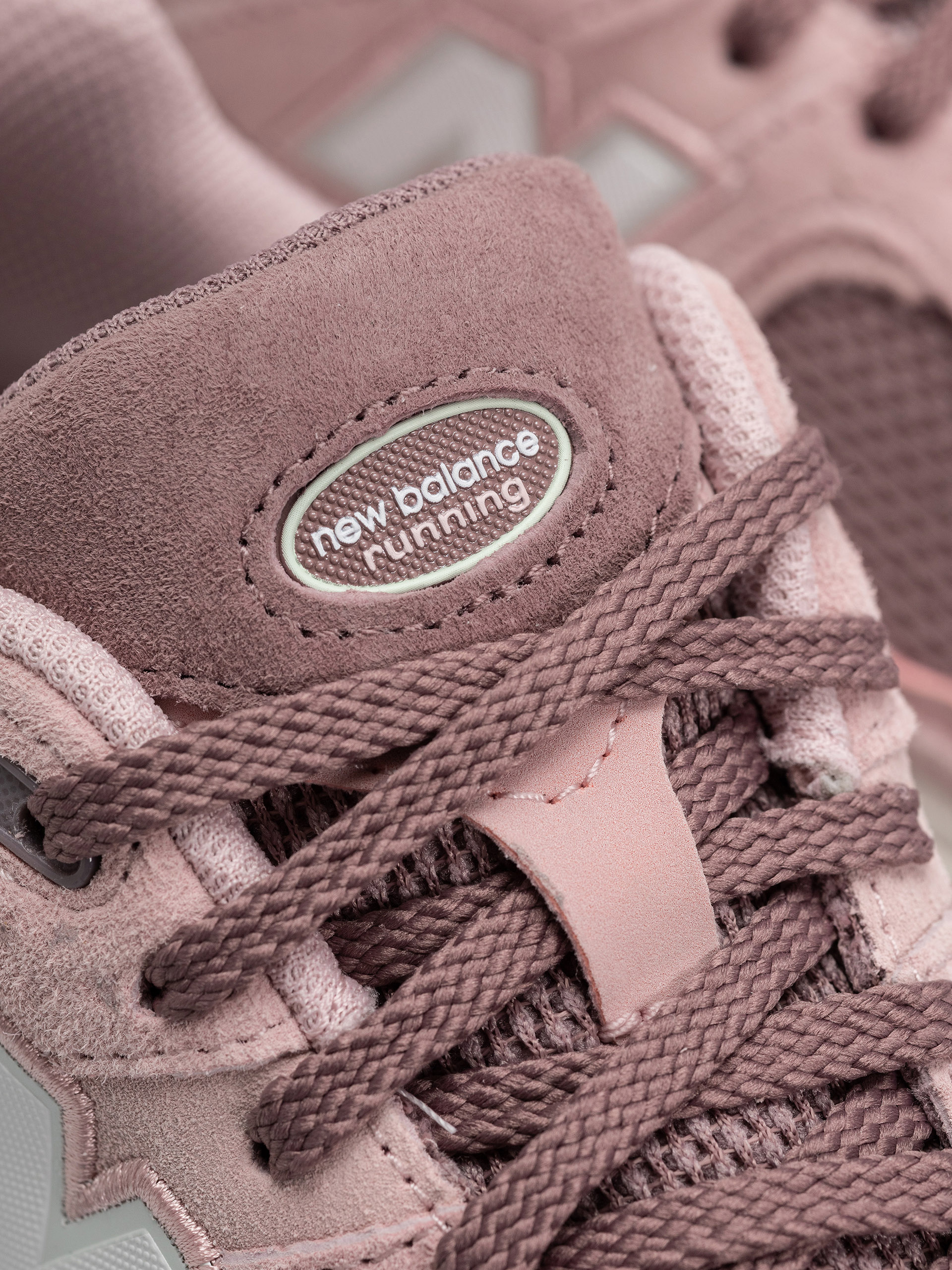 Обувки New Balance 2002 (pink chalk/pebble)