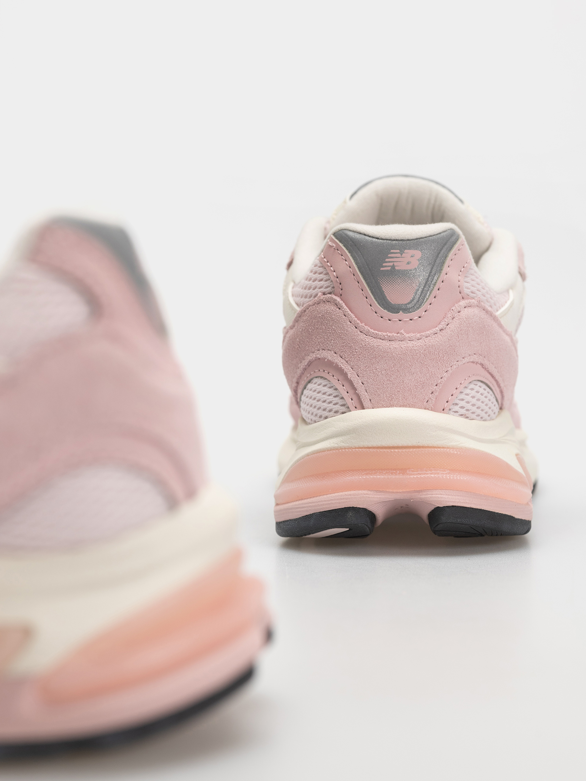 Обувки New Balance 2010 (pink chalk/sea salt)