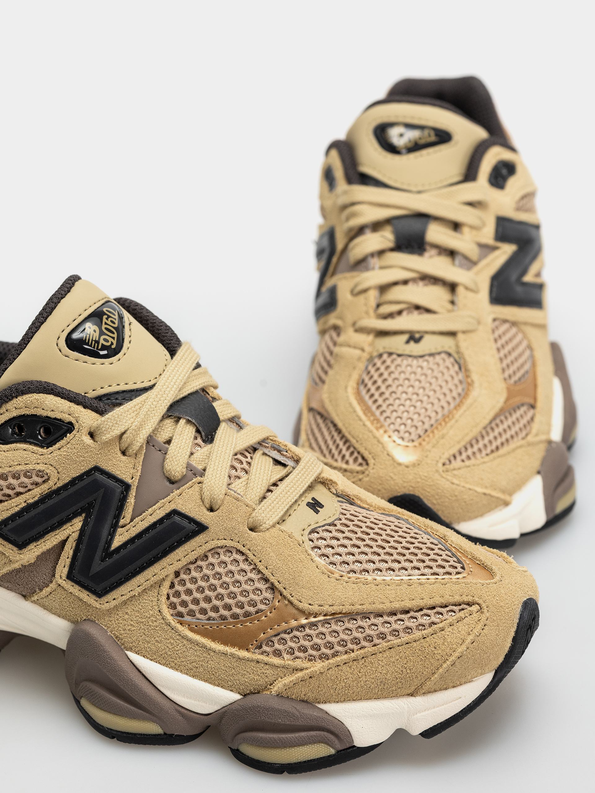 Обувки New Balance 9060 (quicksand/incense)