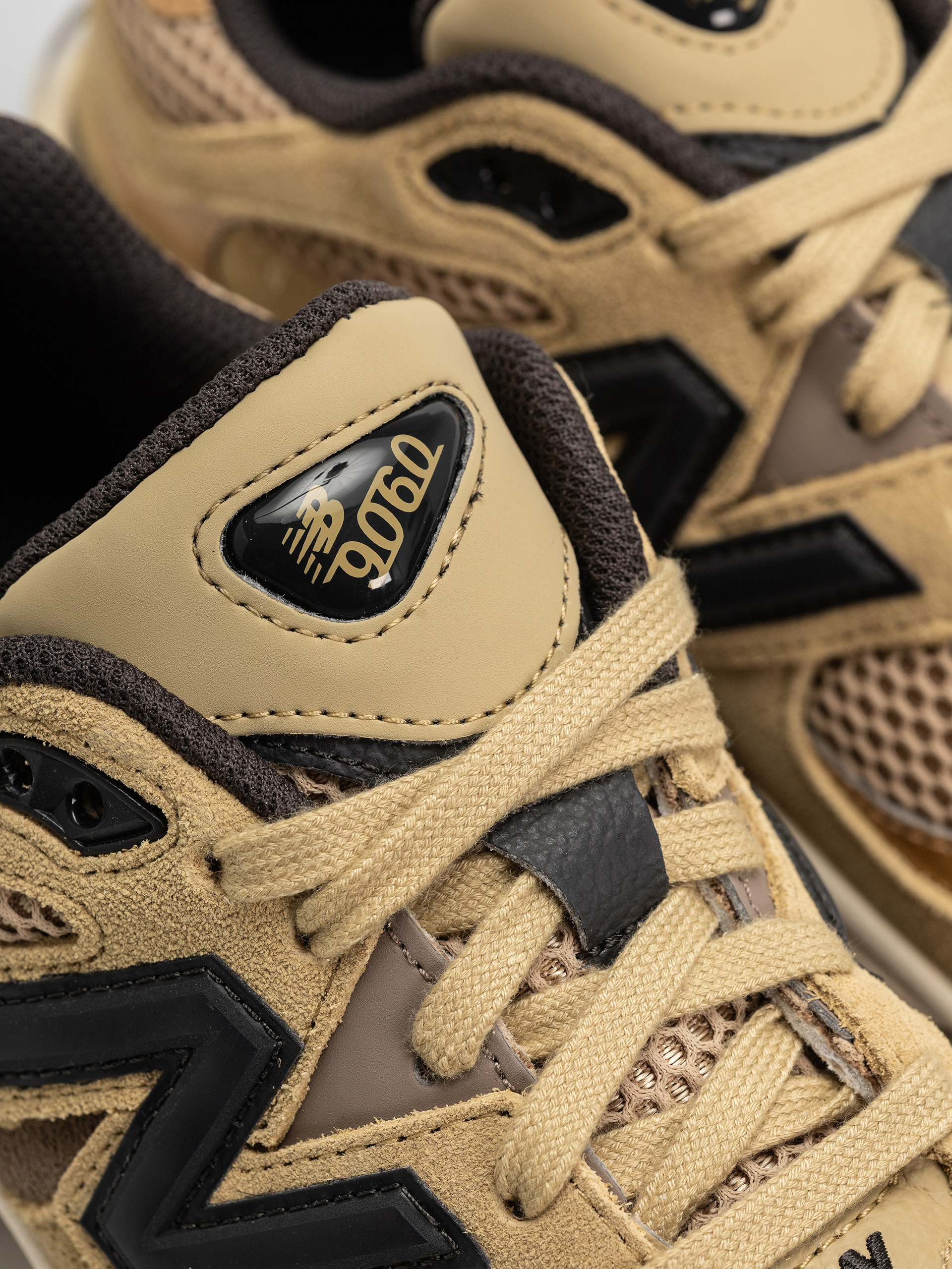 Обувки New Balance 9060 (quicksand/incense)