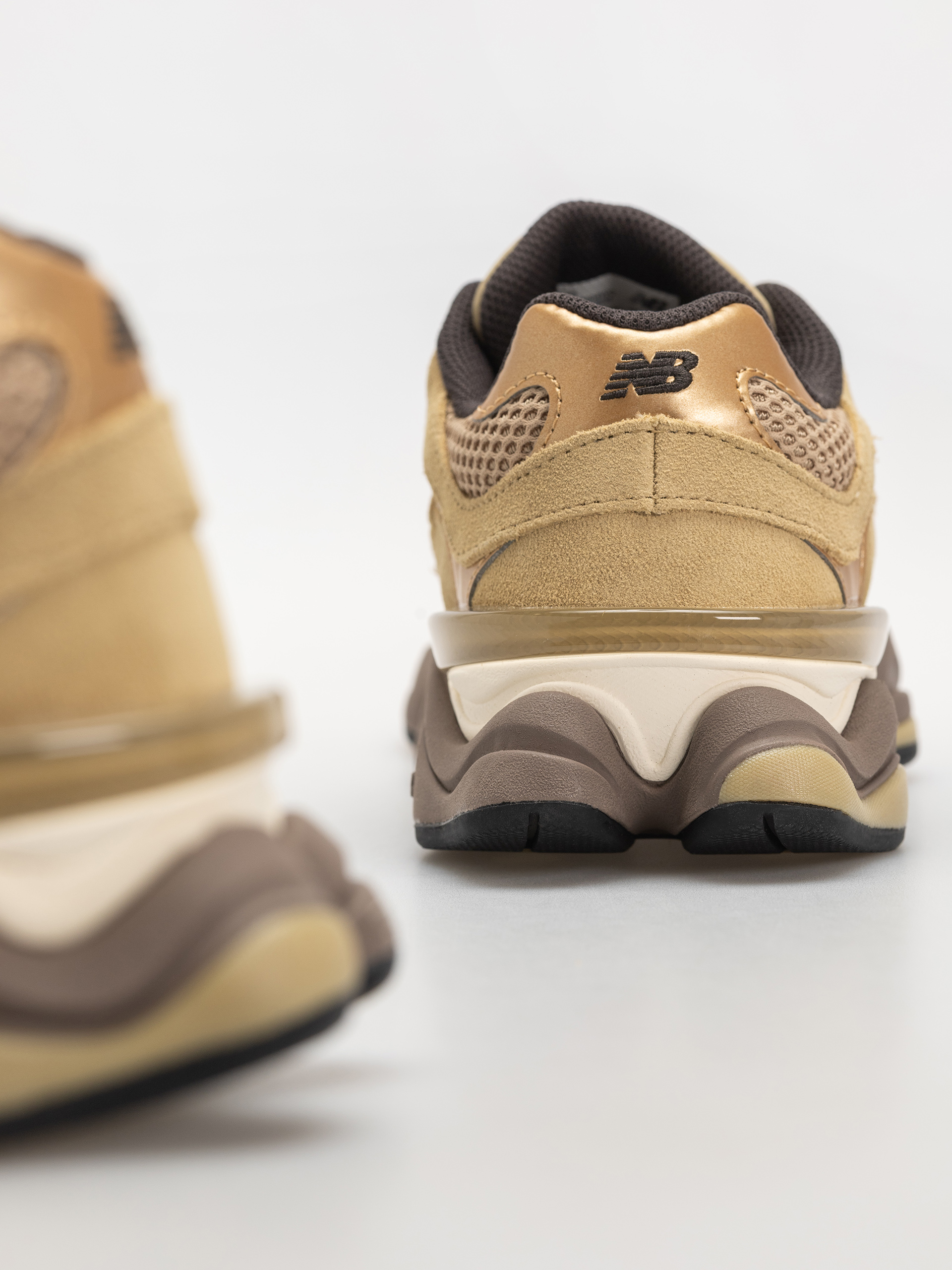 Обувки New Balance 9060 (quicksand/incense)
