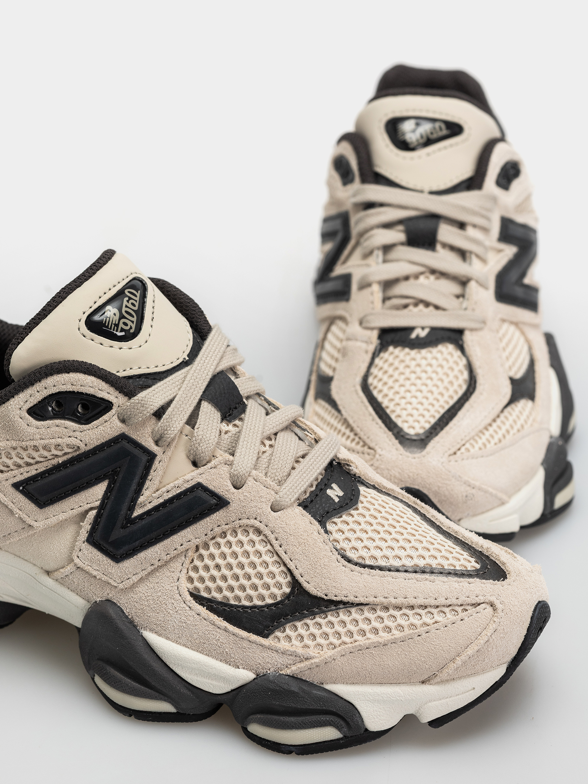 Обувки New Balance 9060 (timberwolf/black cement)
