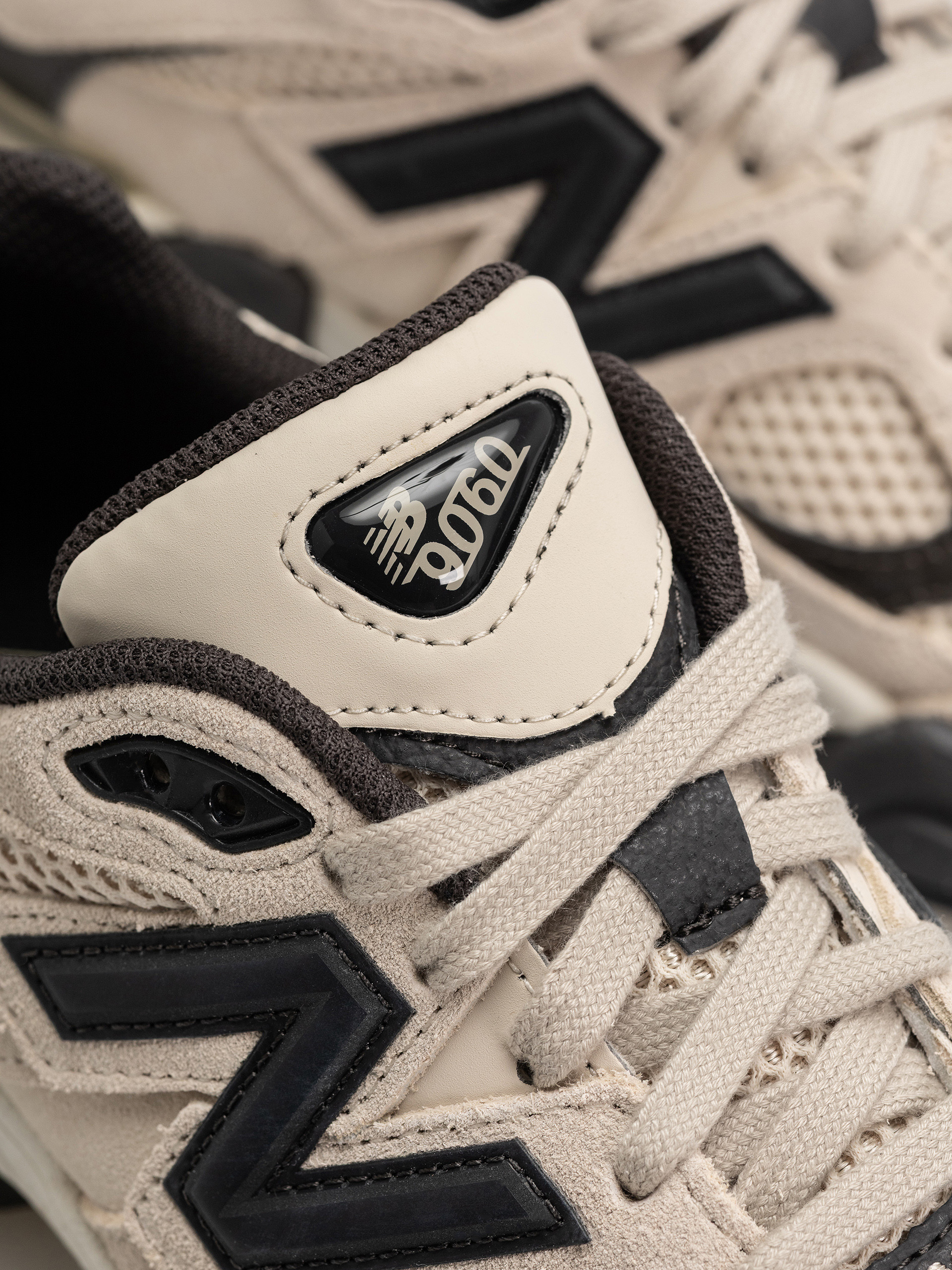 Обувки New Balance 9060 (timberwolf/black cement)