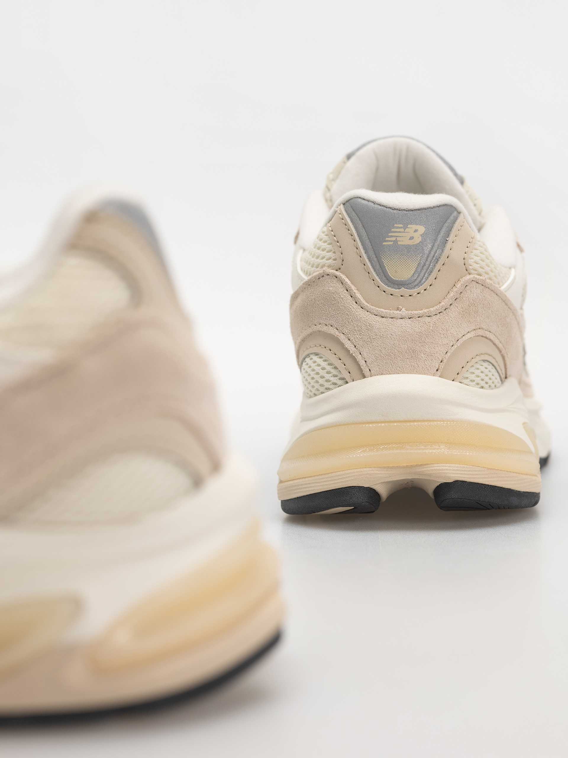 Обувки New Balance 2010 (timberwolf/turtledove)