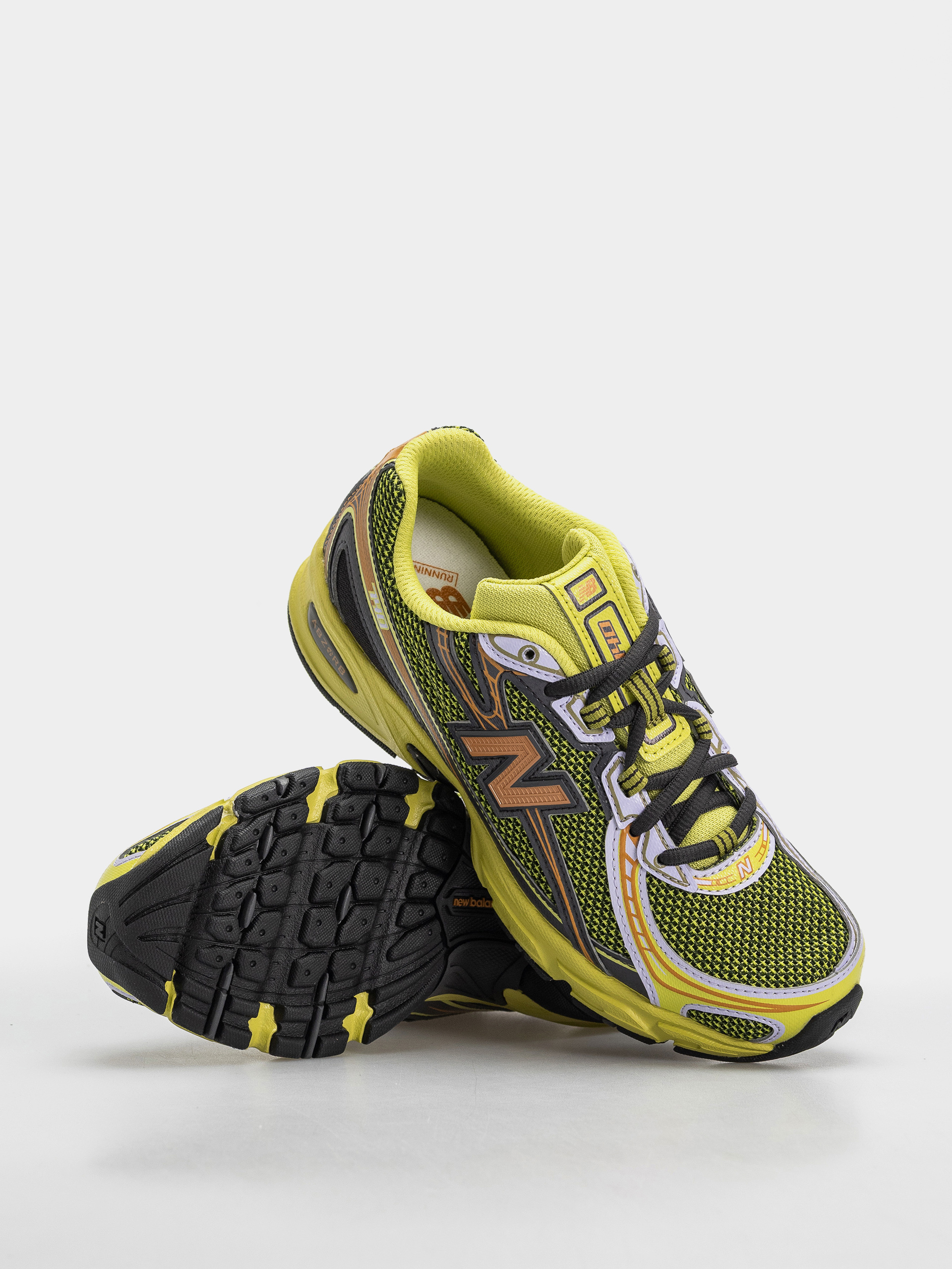 Обувки New Balance 740 (field green/black cement)