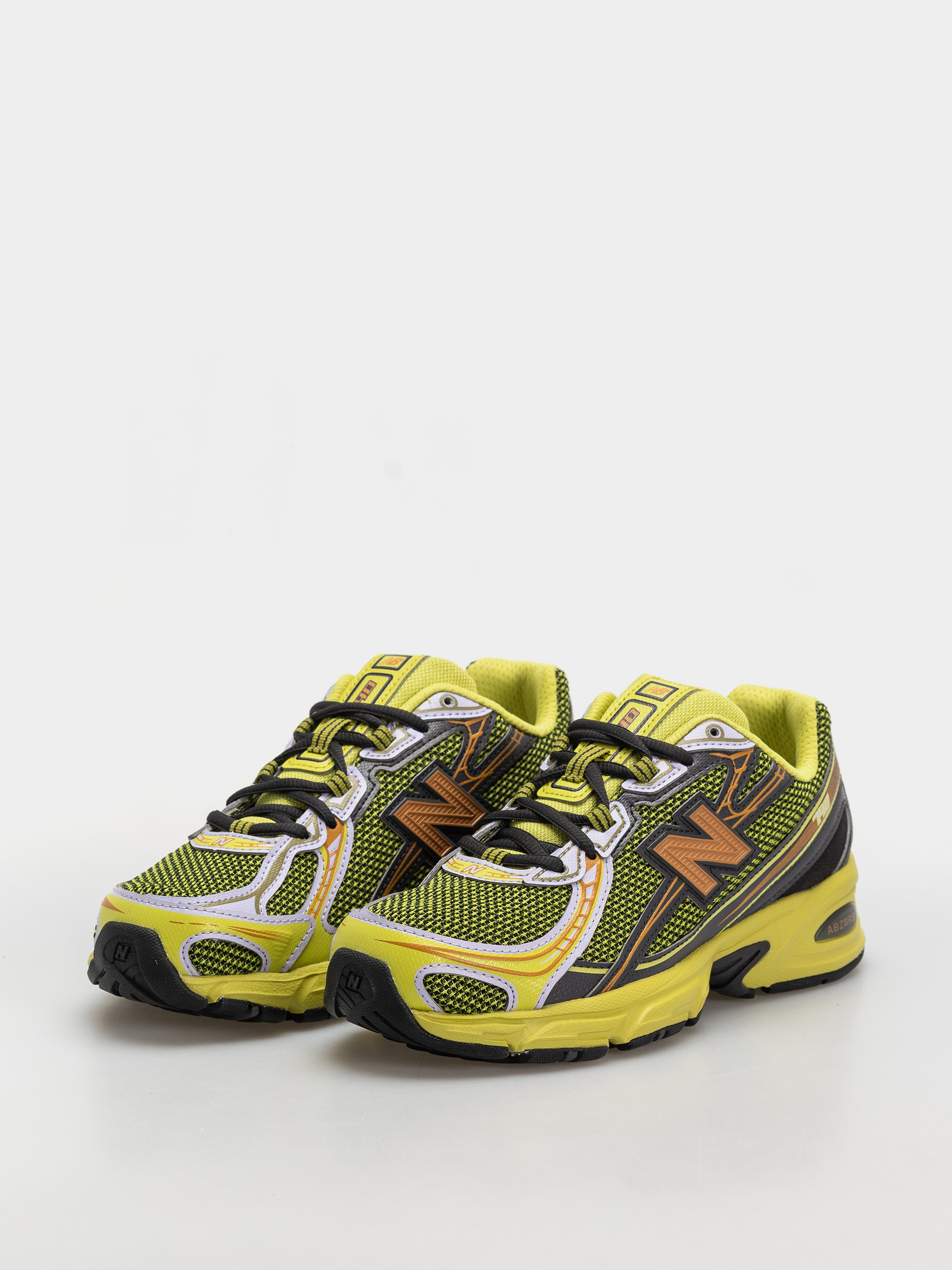 Обувки New Balance 740 (field green/black cement)