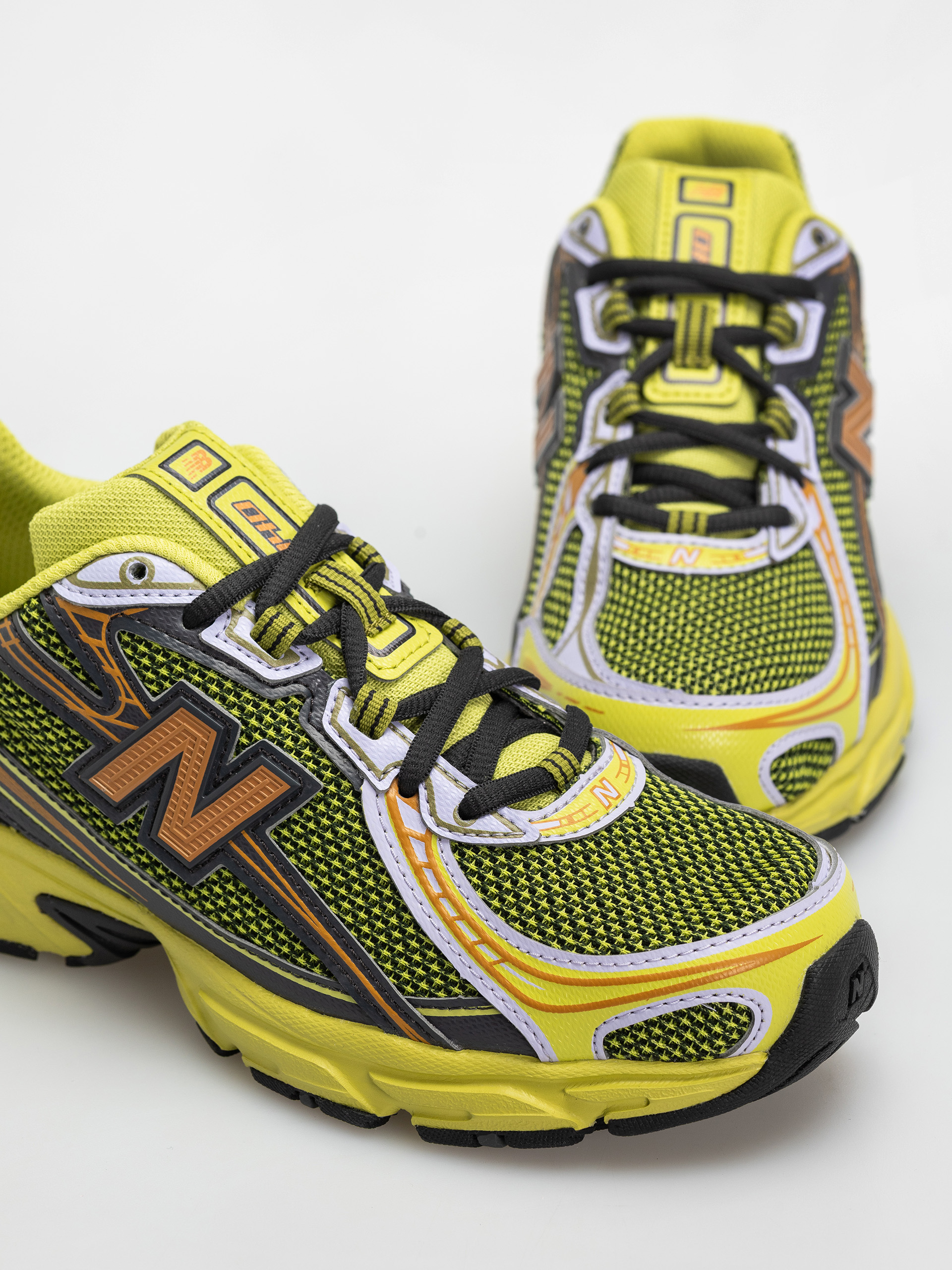 Обувки New Balance 740 (field green/black cement)