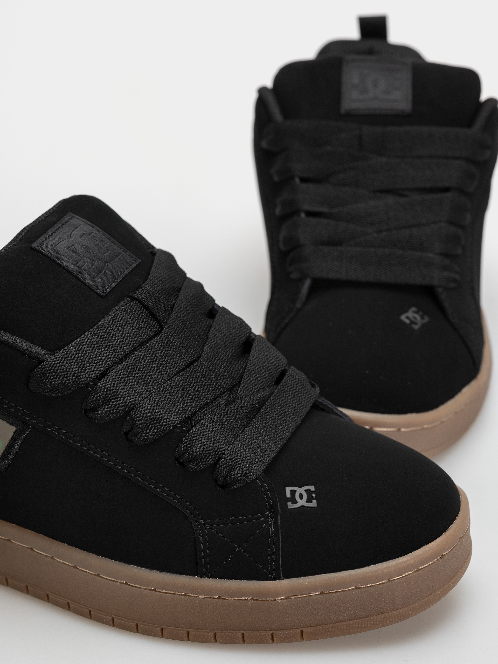 Обувки DC Court Graffik (black/black/gum)