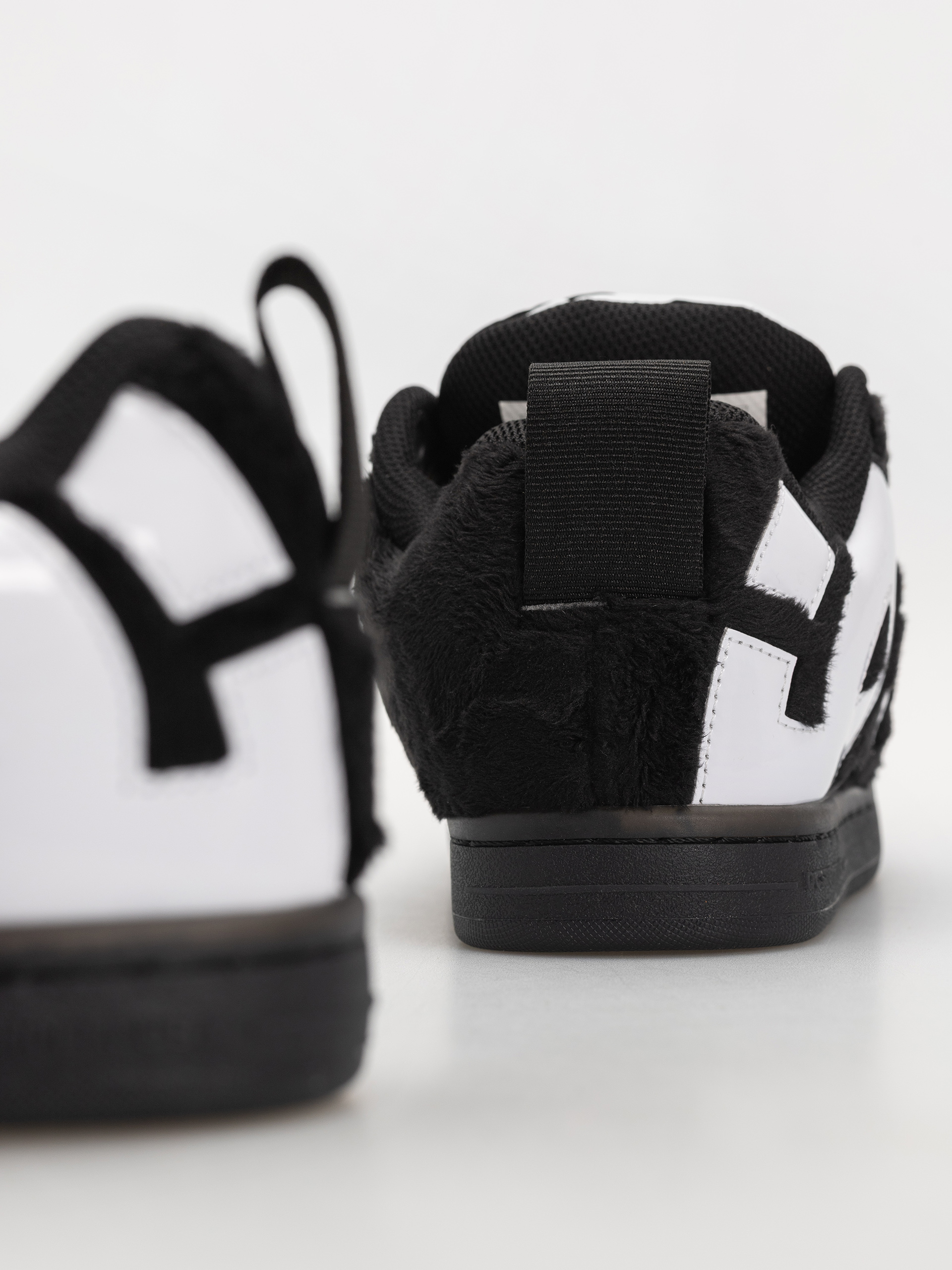 Обувки DC Court Graffik Puff (black/black/white)