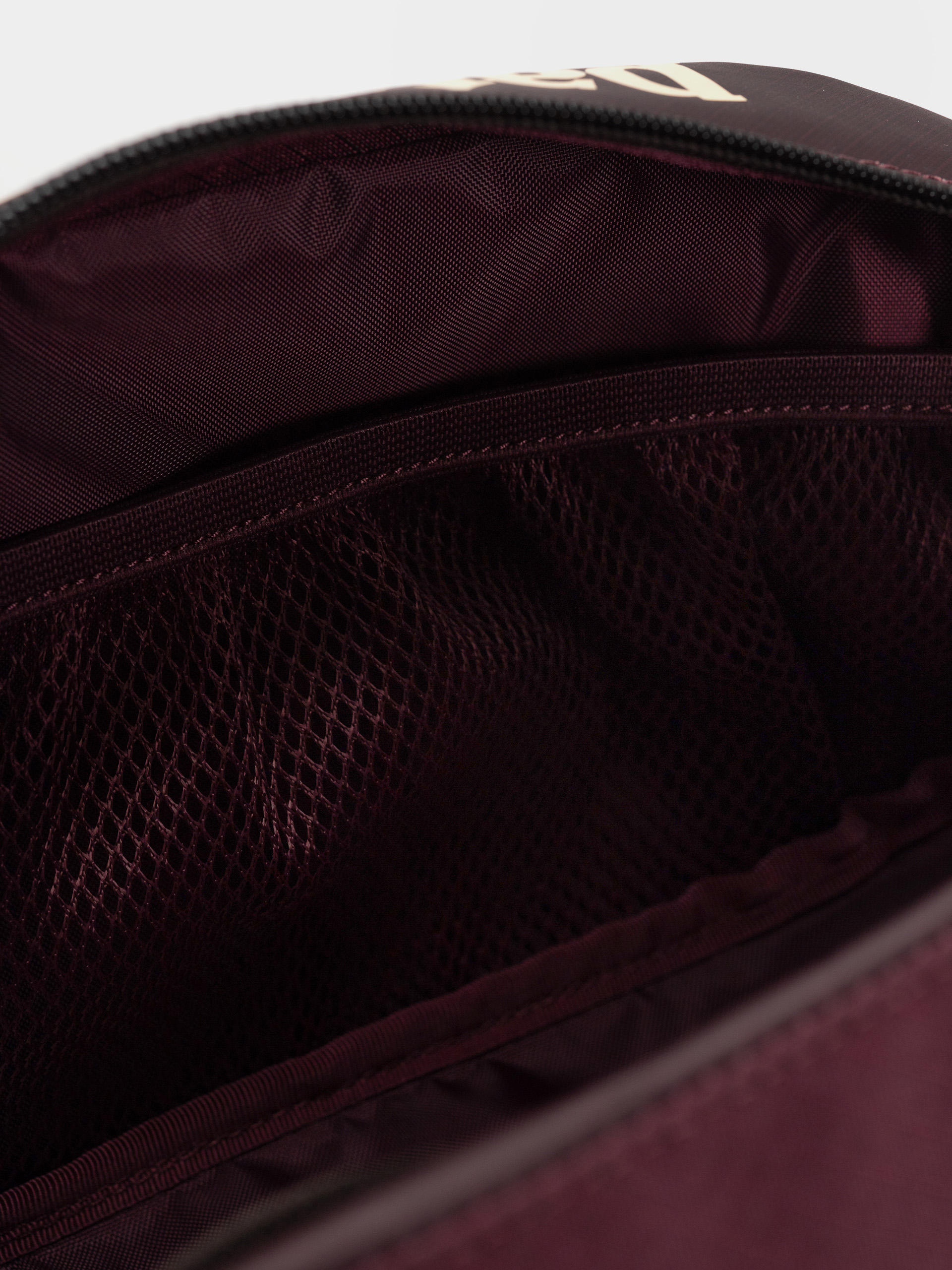 Козметична чантичка Patagonia Black Hole Cube 3L (berry fig)