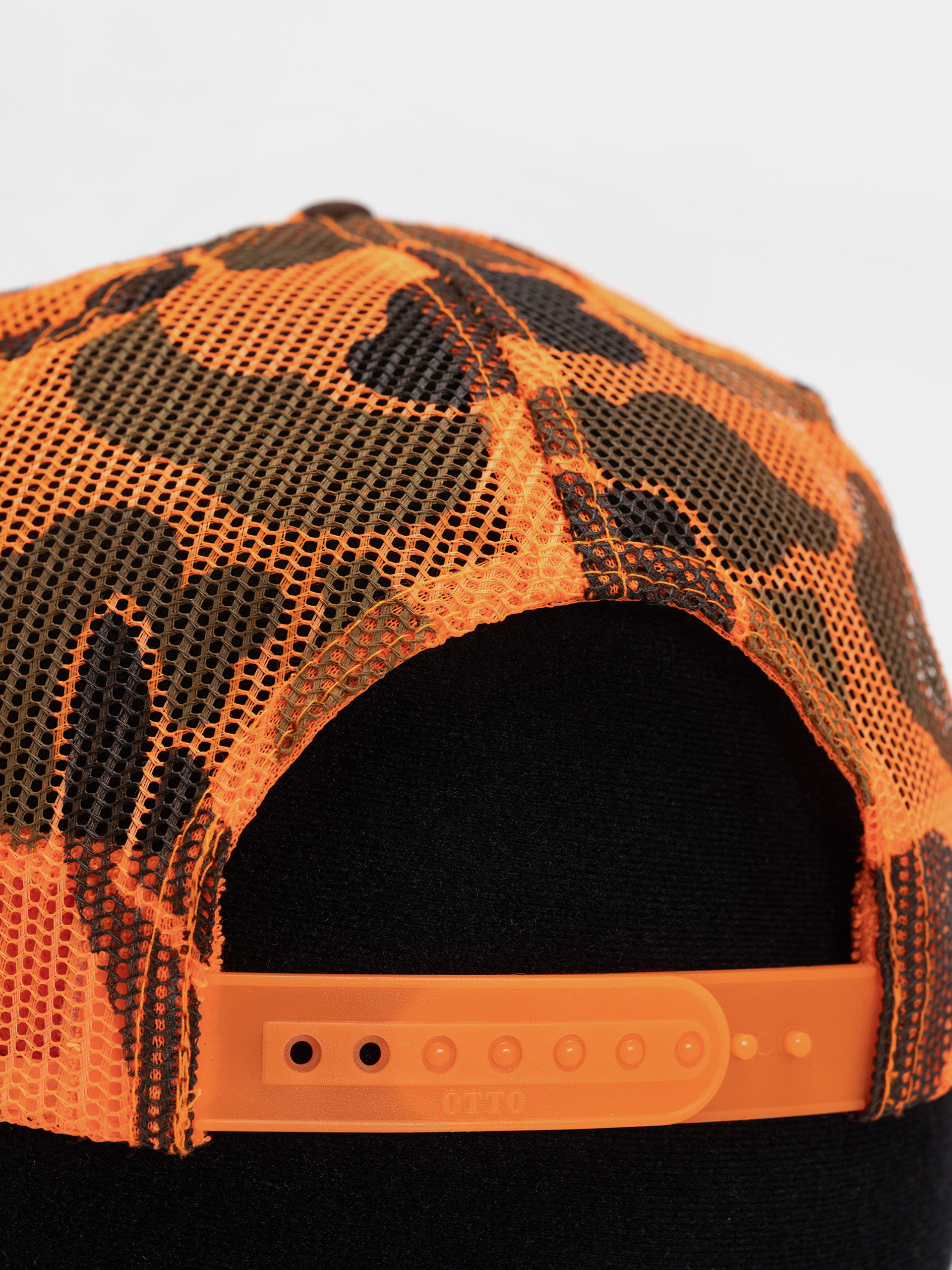 Шапка с козирка Thrasher Wet Paint Trucker (orange camo)