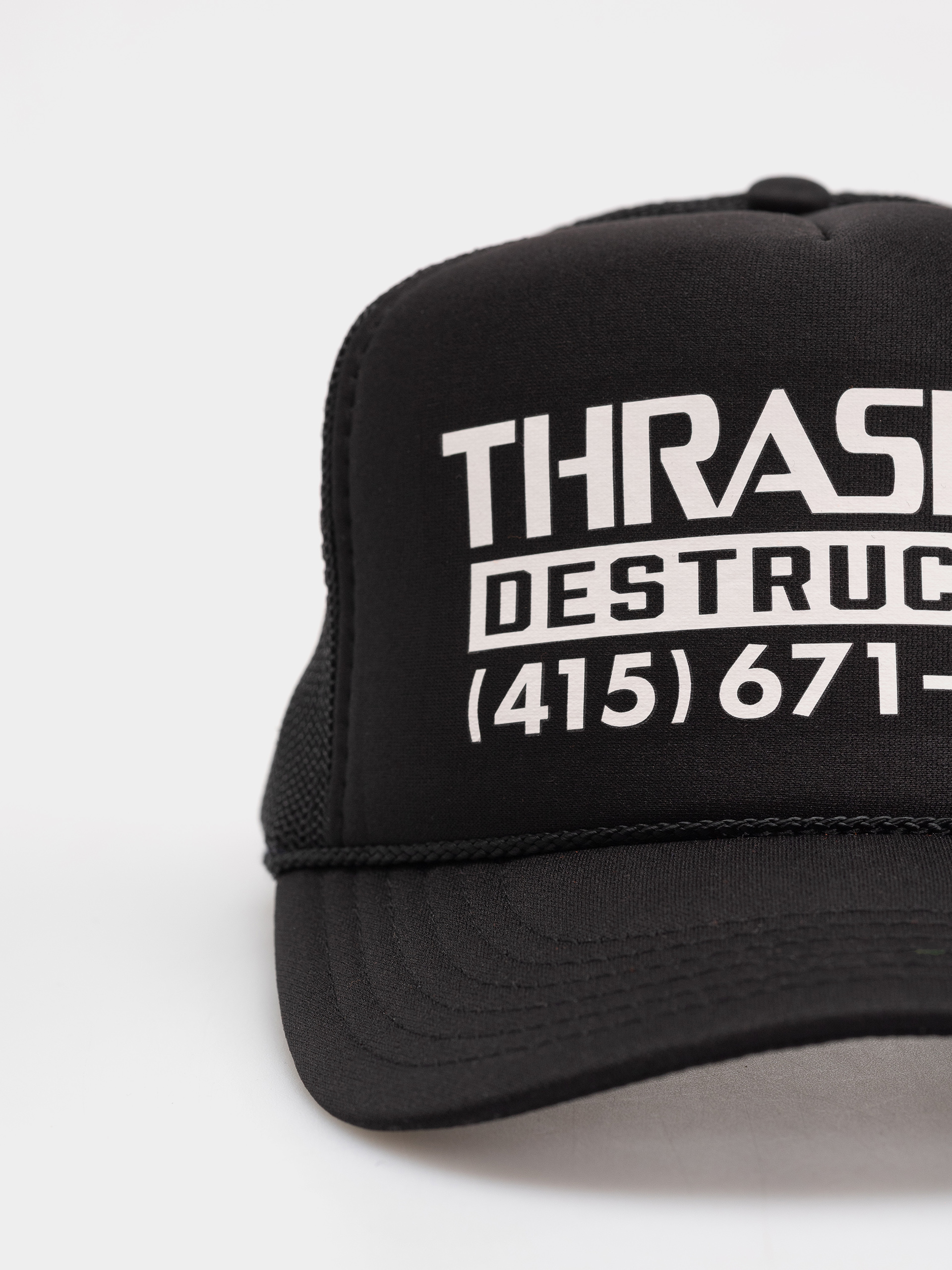 Шапка с козирка Thrasher Destruction Trucker (black/black)