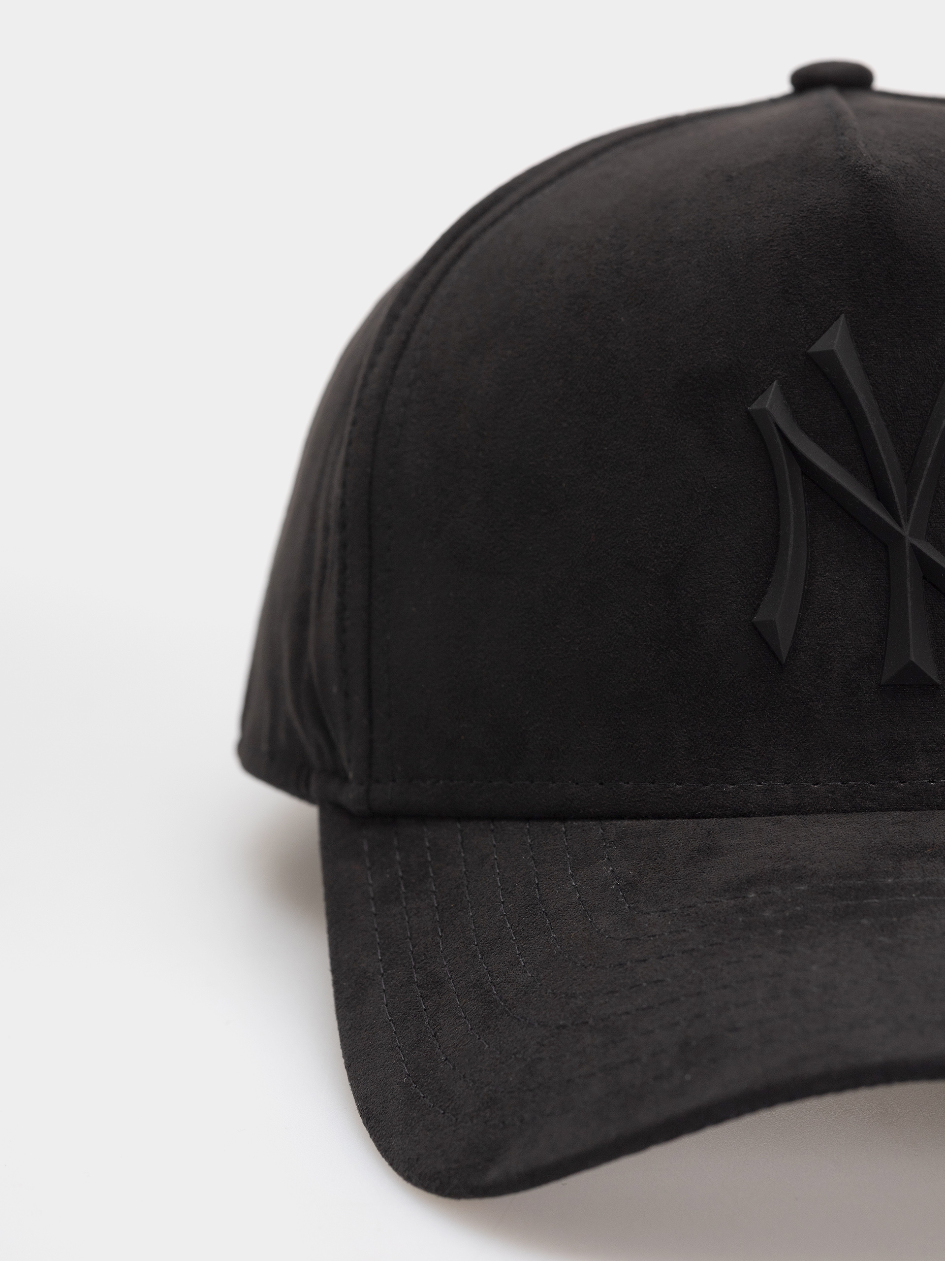 Шапка с козирка New Era Faux Suede E Frame New York Yankees (black)