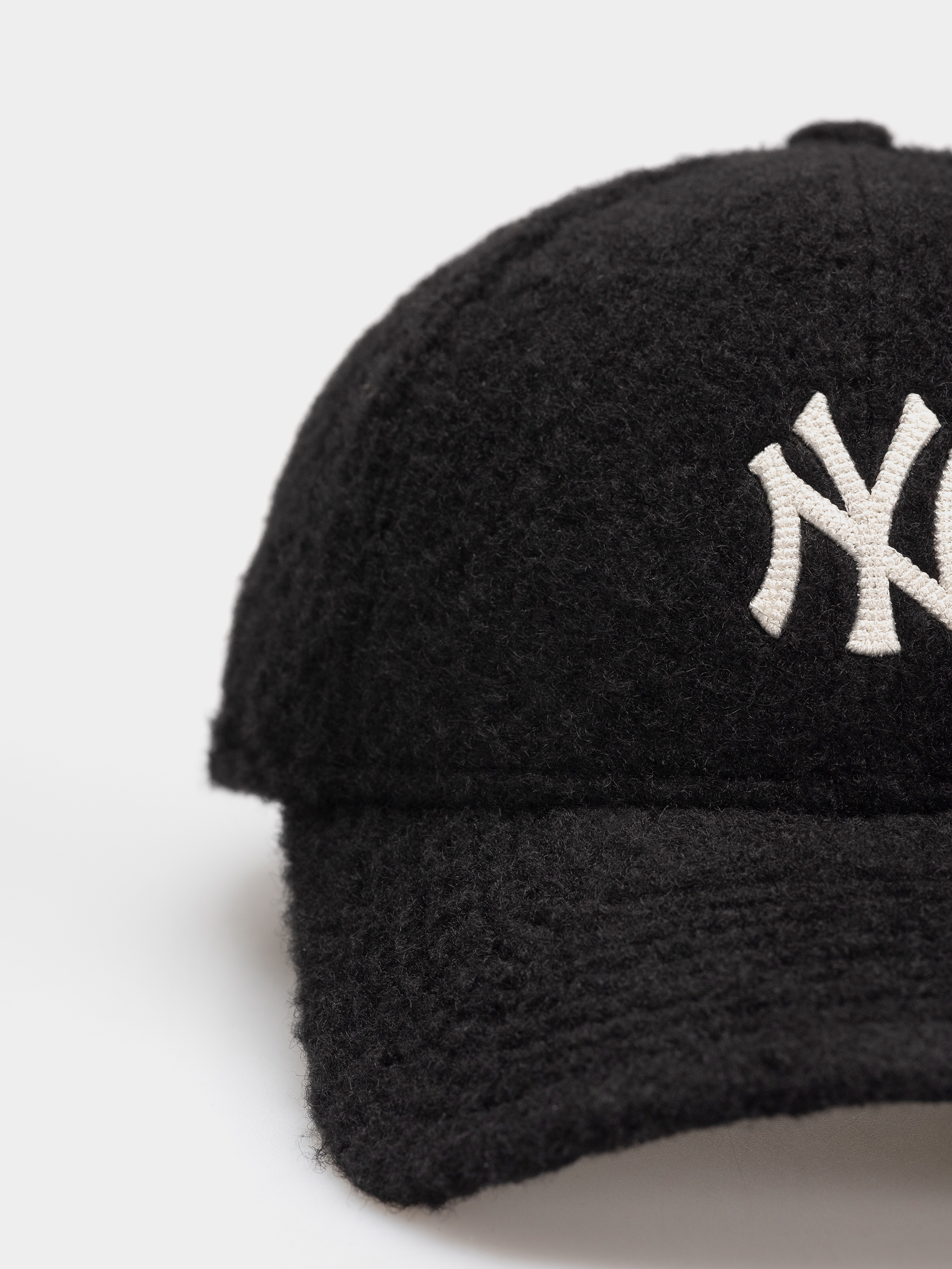 Шапка с козирка New Era Winter Borg 9Forty New York Yankees (black)
