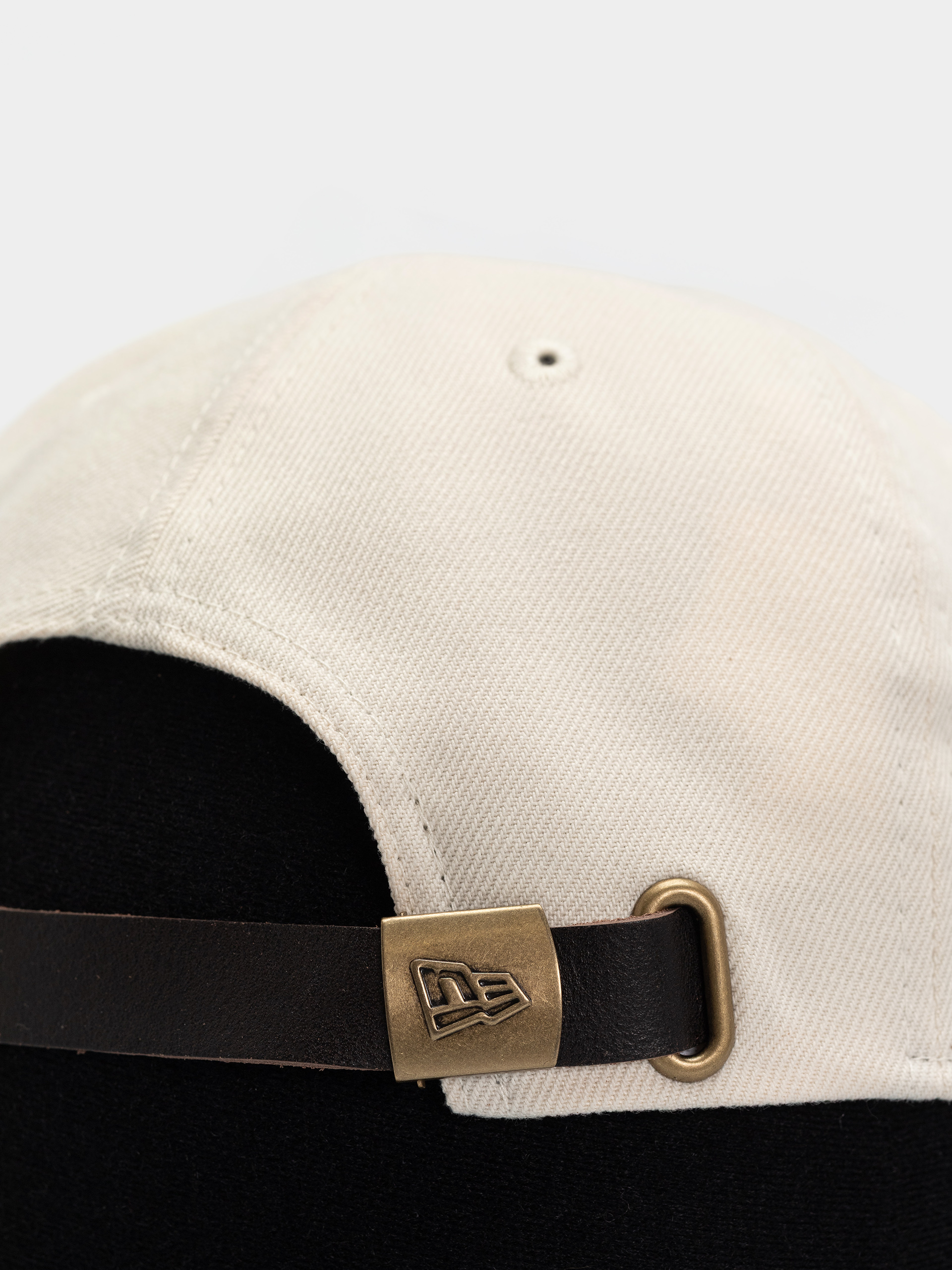 Шапка с козирка New Era Suede Pc 9Fifty Rc (light cream/brown)