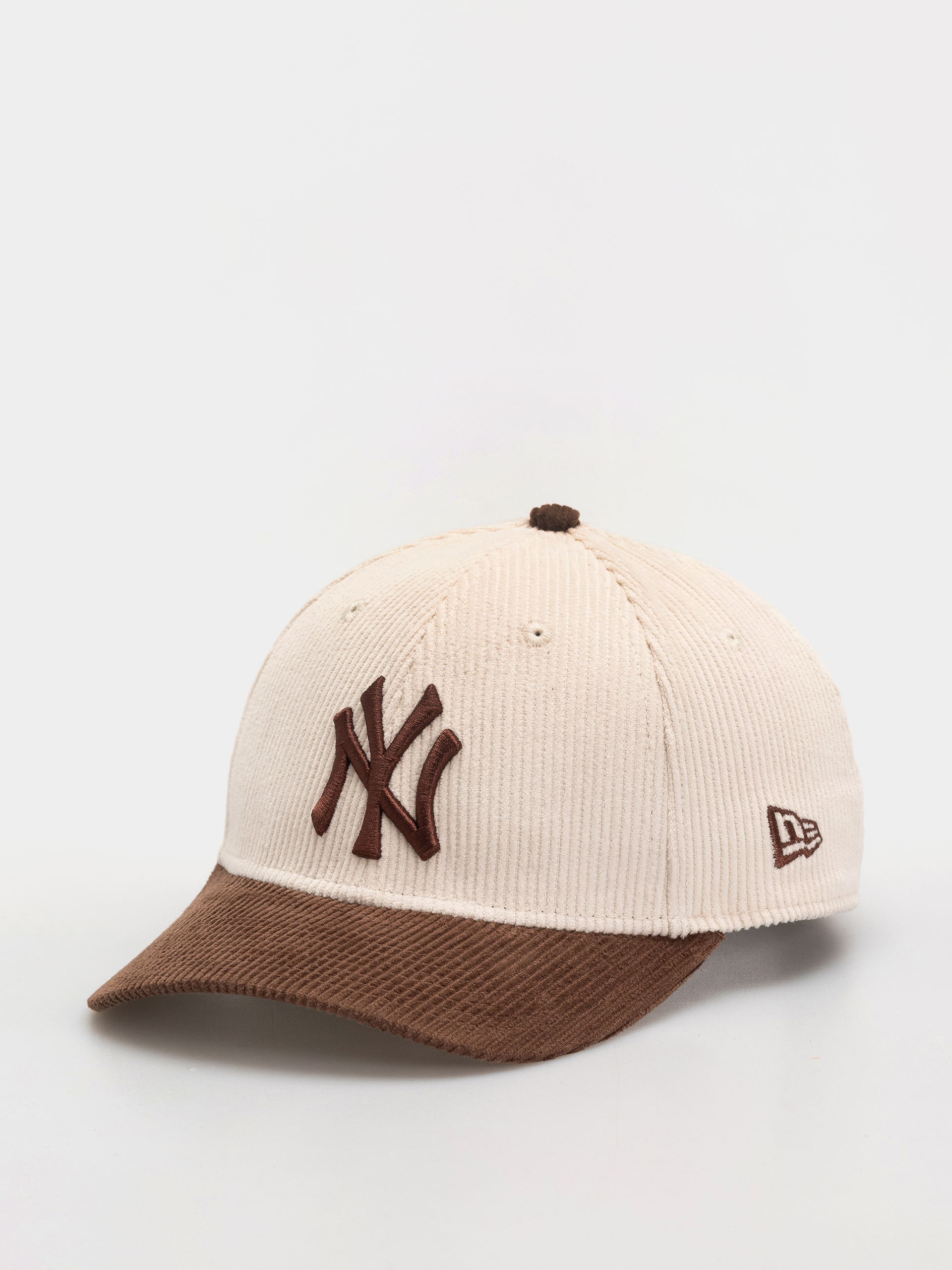 u0428u0430u043fu043au0430 u0441 u043au043eu0437u0438u0440u043au0430 New Era Cord 9Forty Mc New York Yankees (light cream/brown)