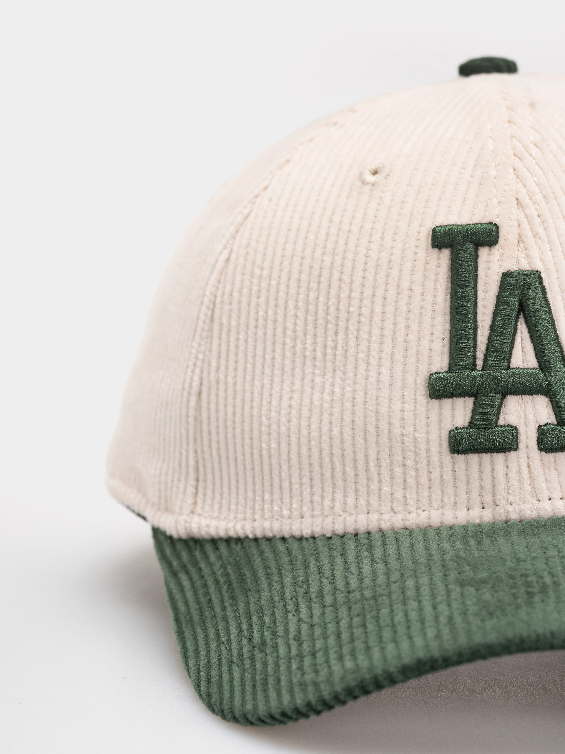 Шапка с козирка New Era Cord 9Forty Mc Los Angeles Dodgers (light cream/green)
