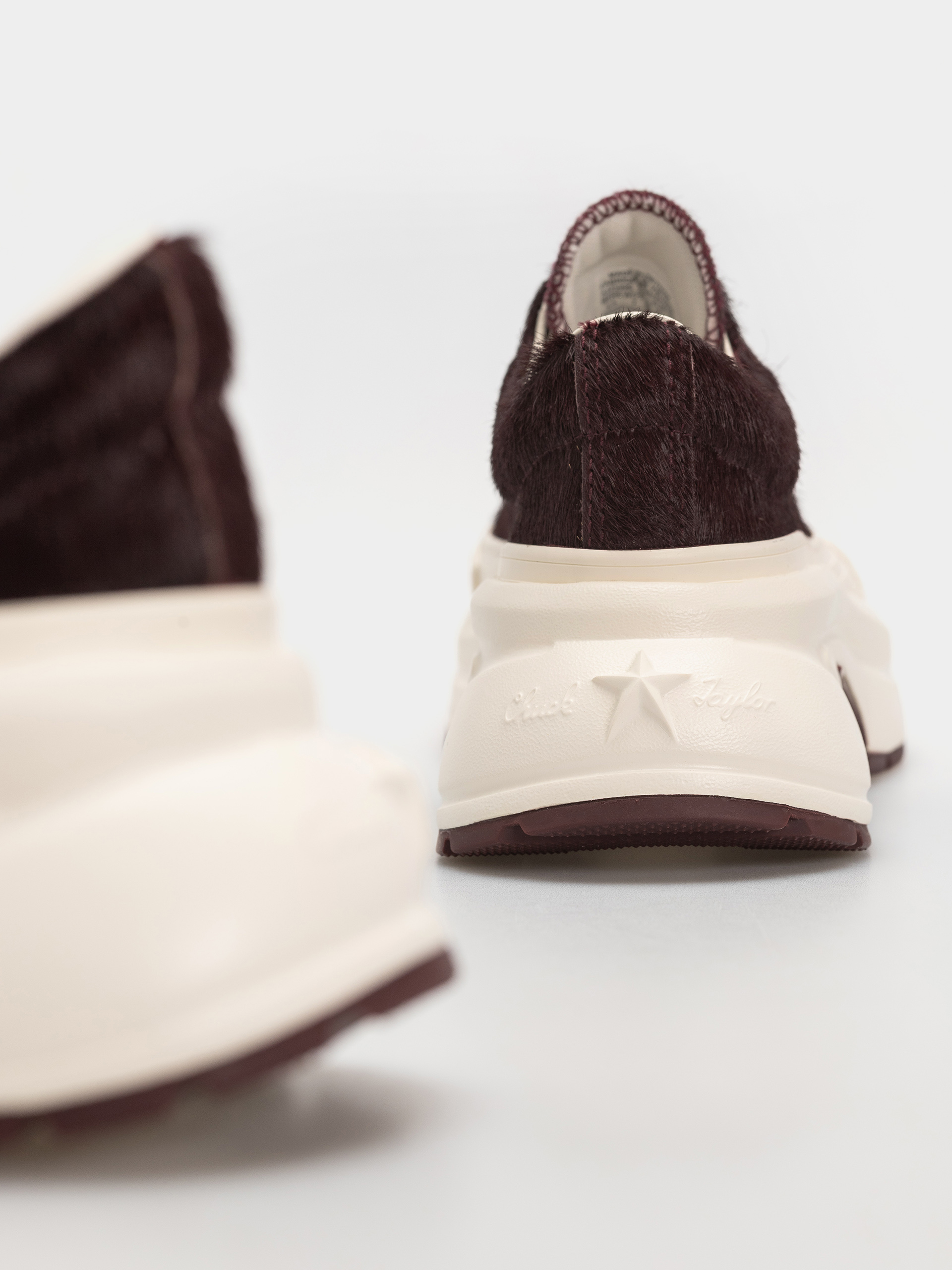 Обувки Converse Run Star Crush Ox Wmn (cherry daze/egret)