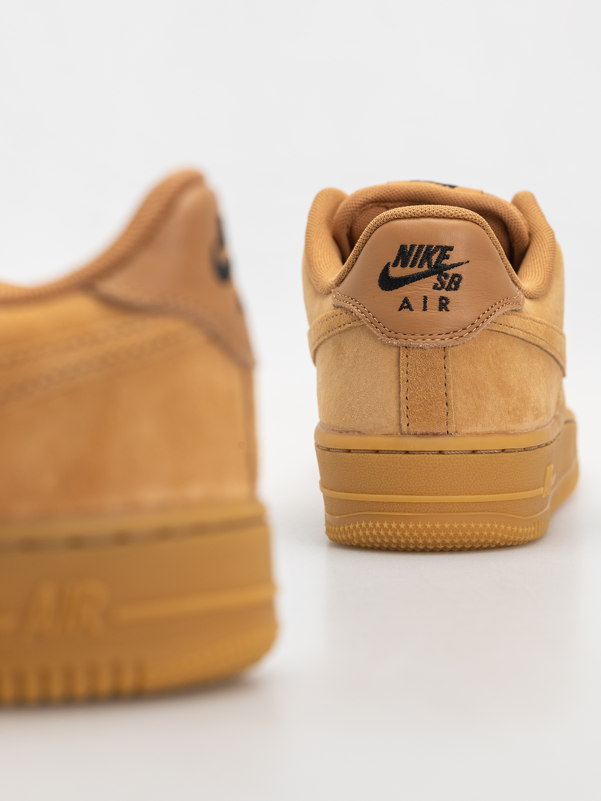 Обувки Nike SB Air Force 1 (flax/flax/black/gum light brown)