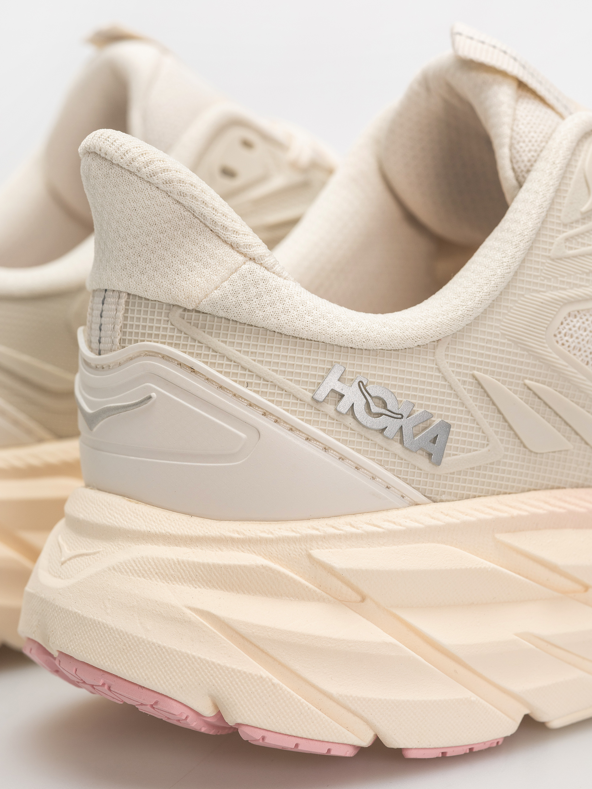 Обувки Hoka Clifton UTL Wmn (alabaster/dewy pink)