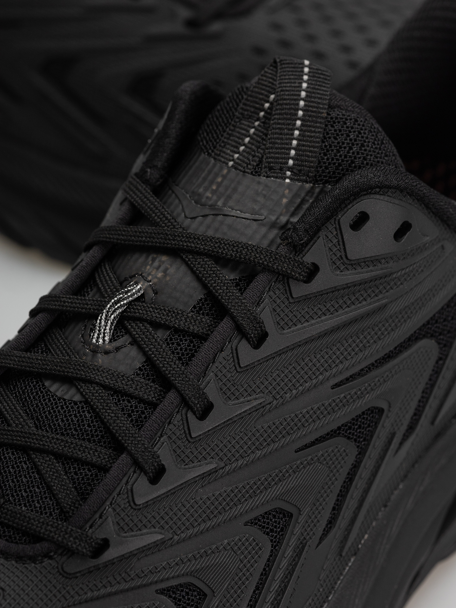 Обувки Hoka Clifton UTL (black/black)