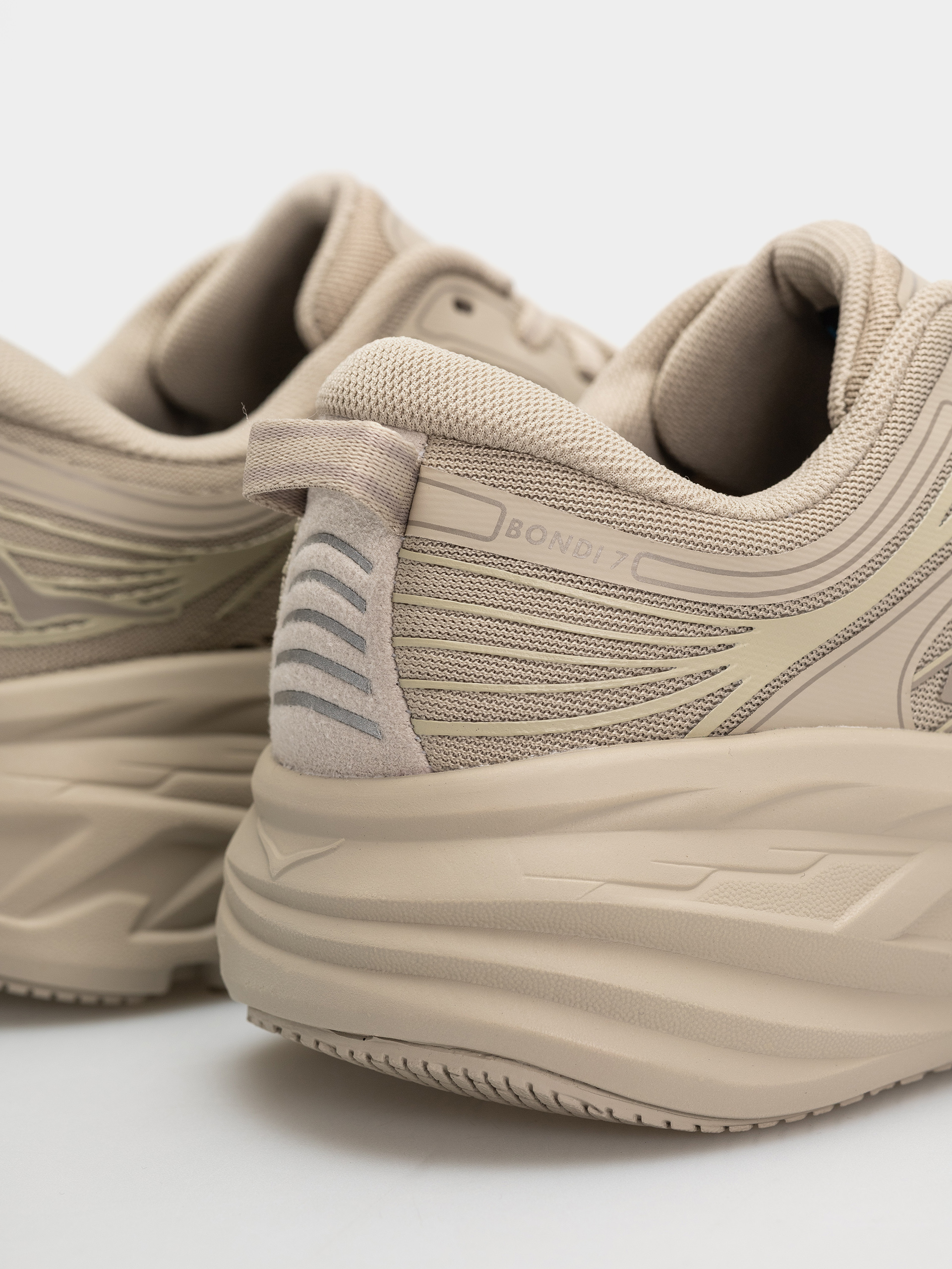 Обувки Hoka Bondi 7 Wmn (archival taupe/archival taupe)