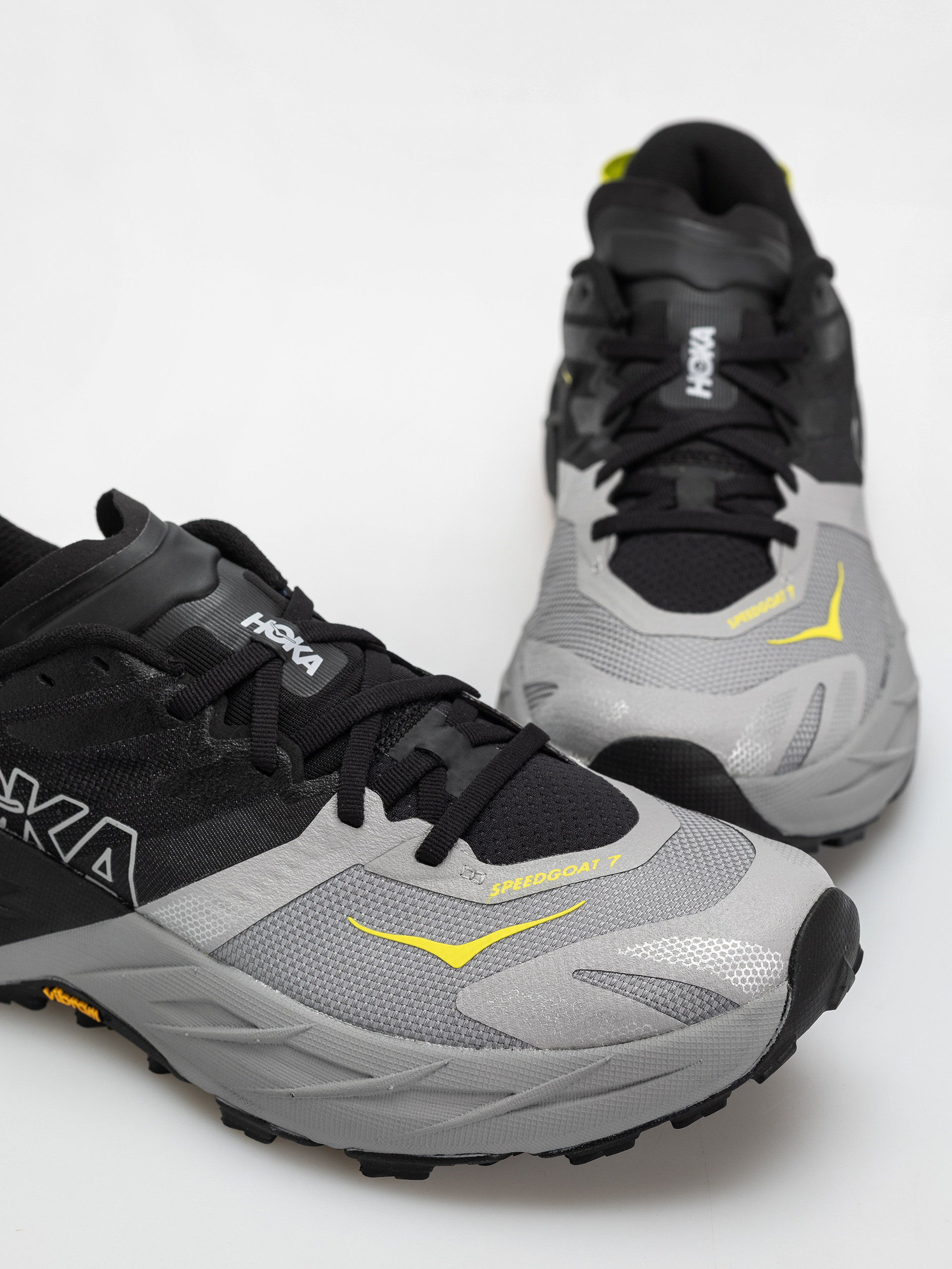 Обувки Hoka Speedgoat 7 (black/stellar grey)