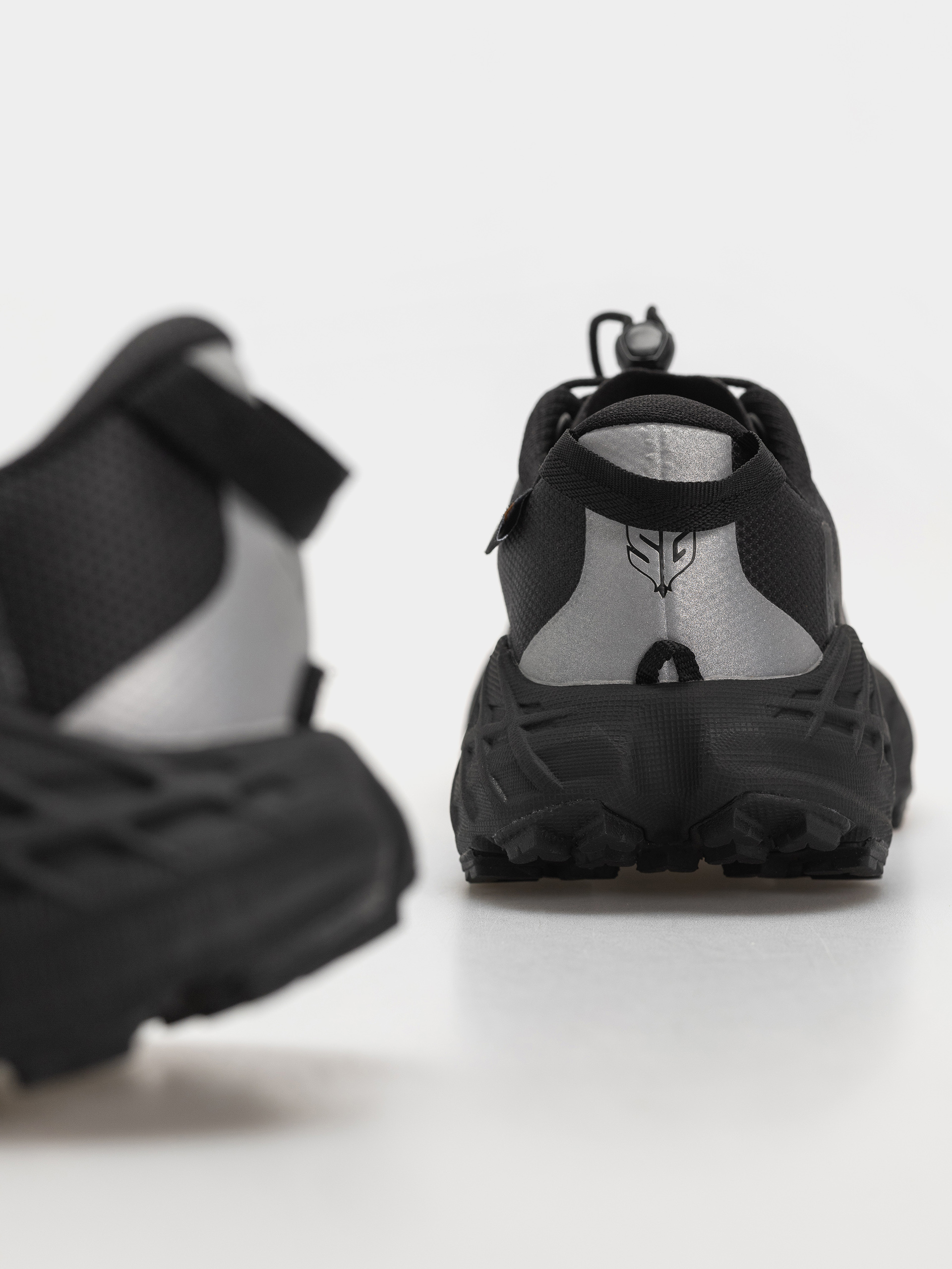 Обувки Hoka Speedgoat 7 GTX (black/carbon black)