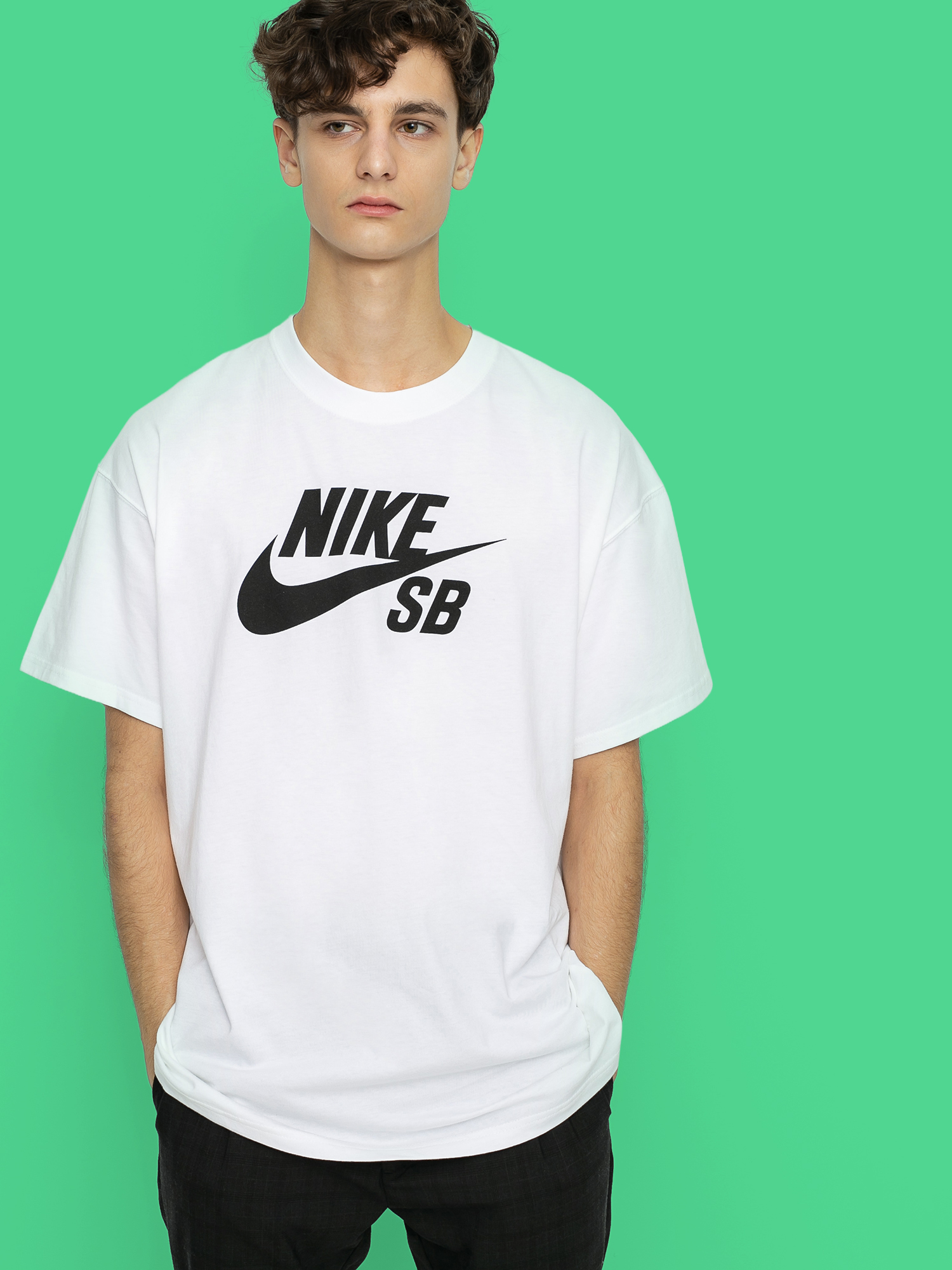 Тениска Nike SB Logo (white/black)