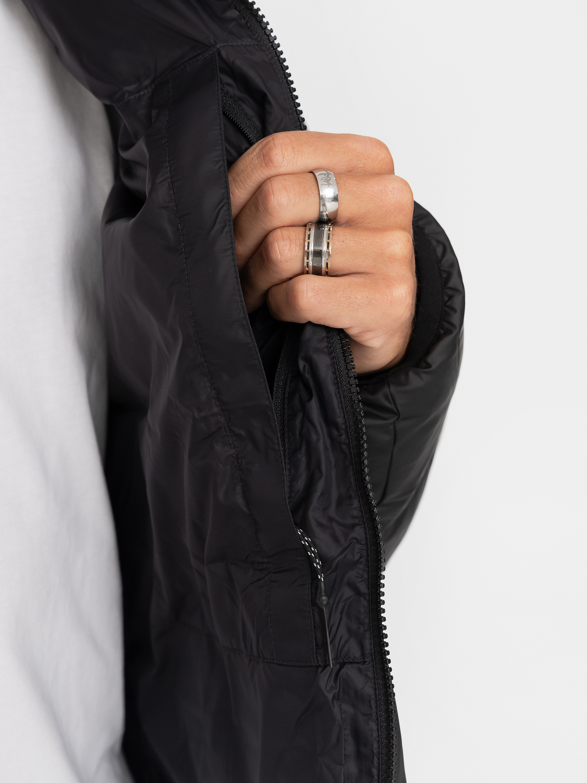 Яке Gramicci Coldfront Down (black)