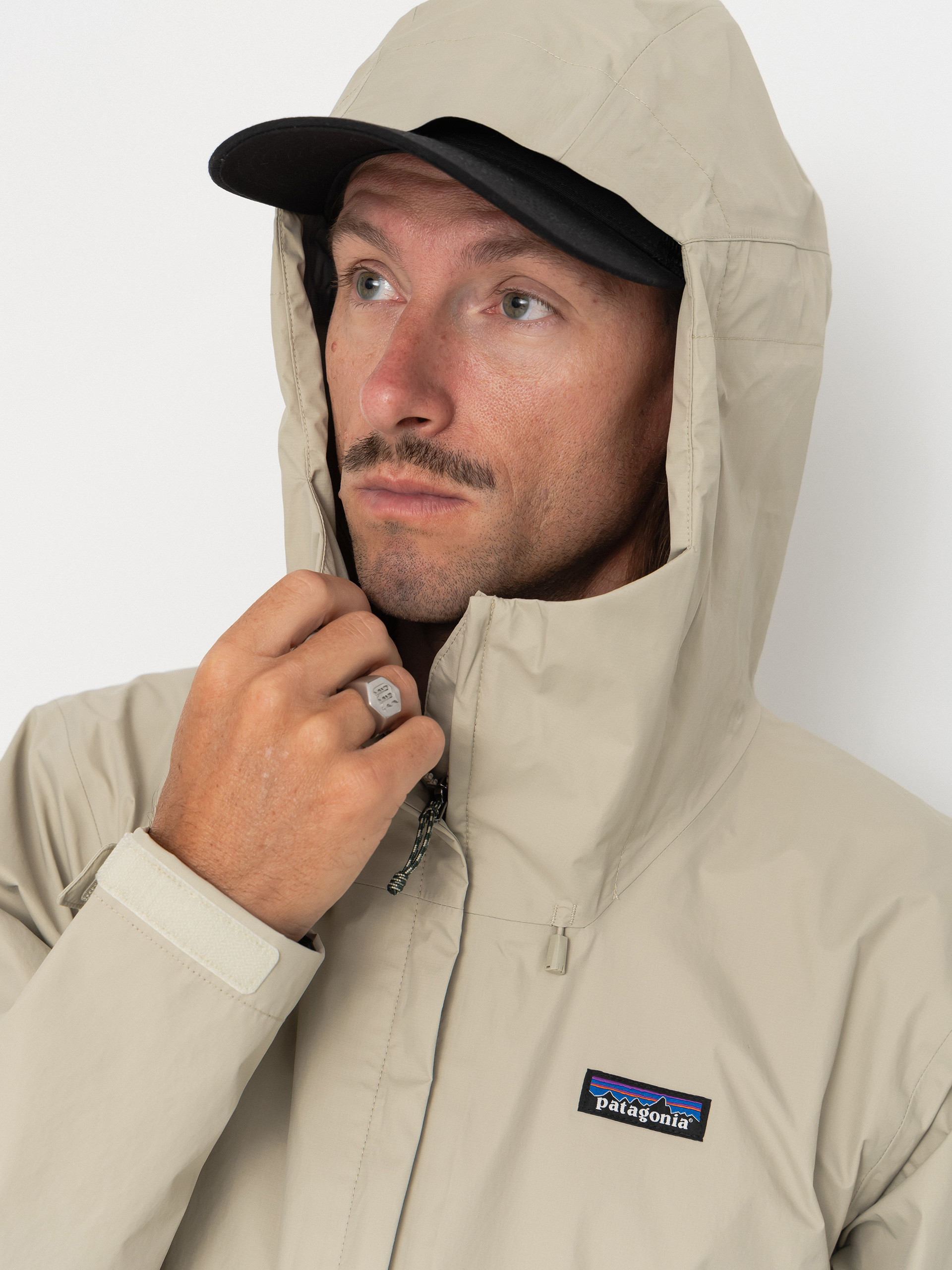 Яке Patagonia Torrentshell 3L (weathered stone)