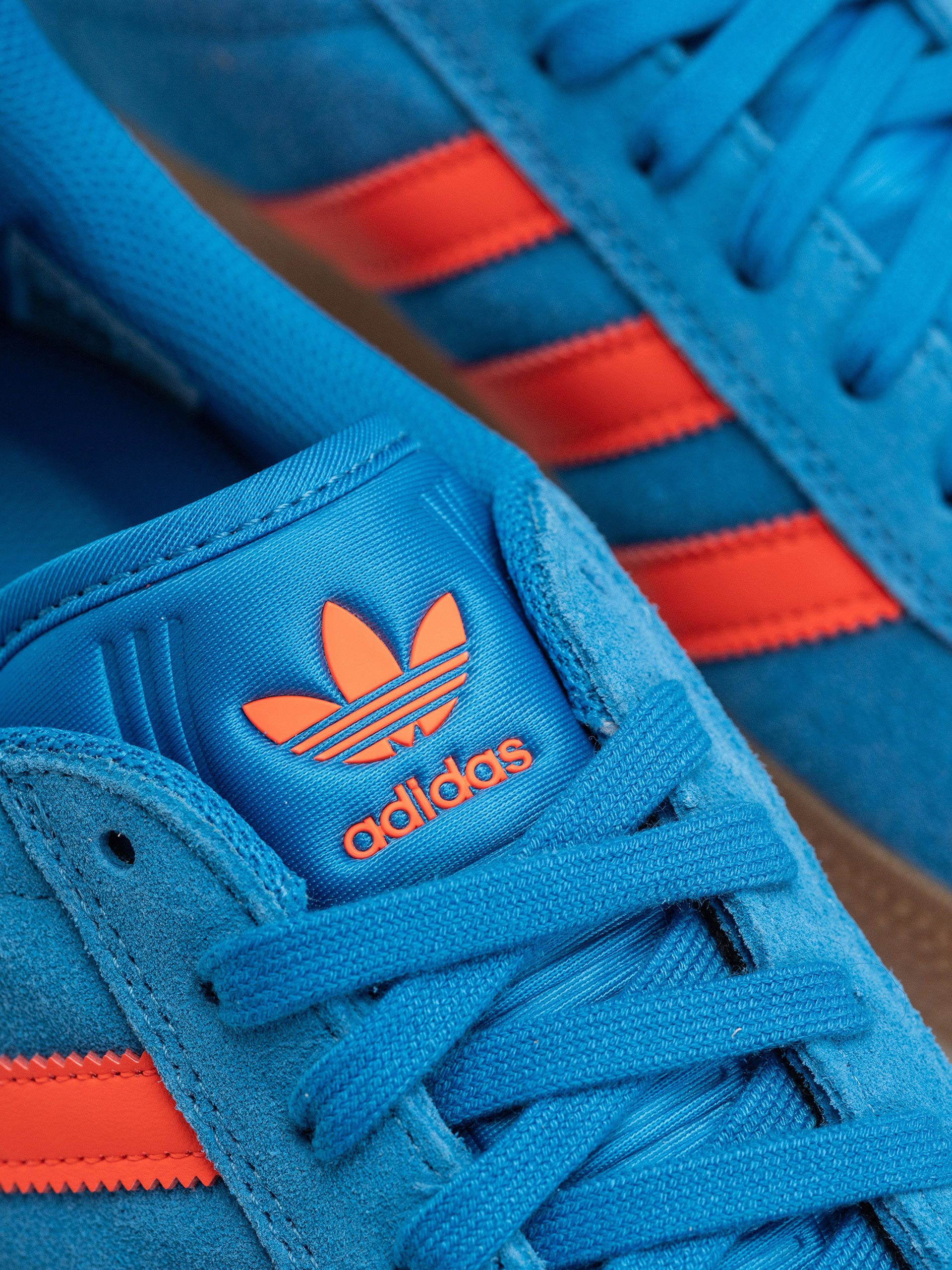 Обувки adidas Gazelle Adv (brblue/solred/gum4)