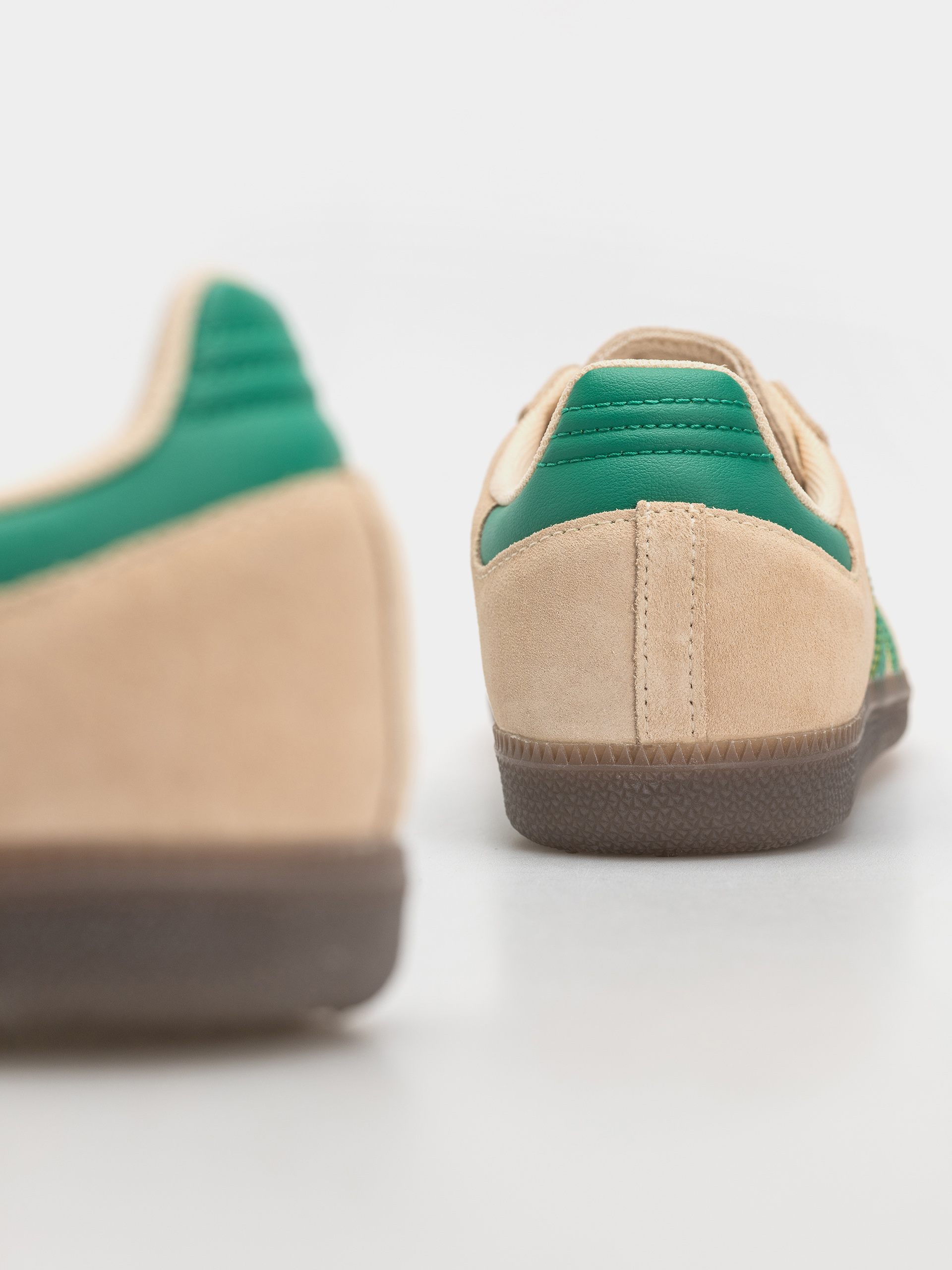 Обувки adidas Samba Adv (sanstr/cougrn/gum4)