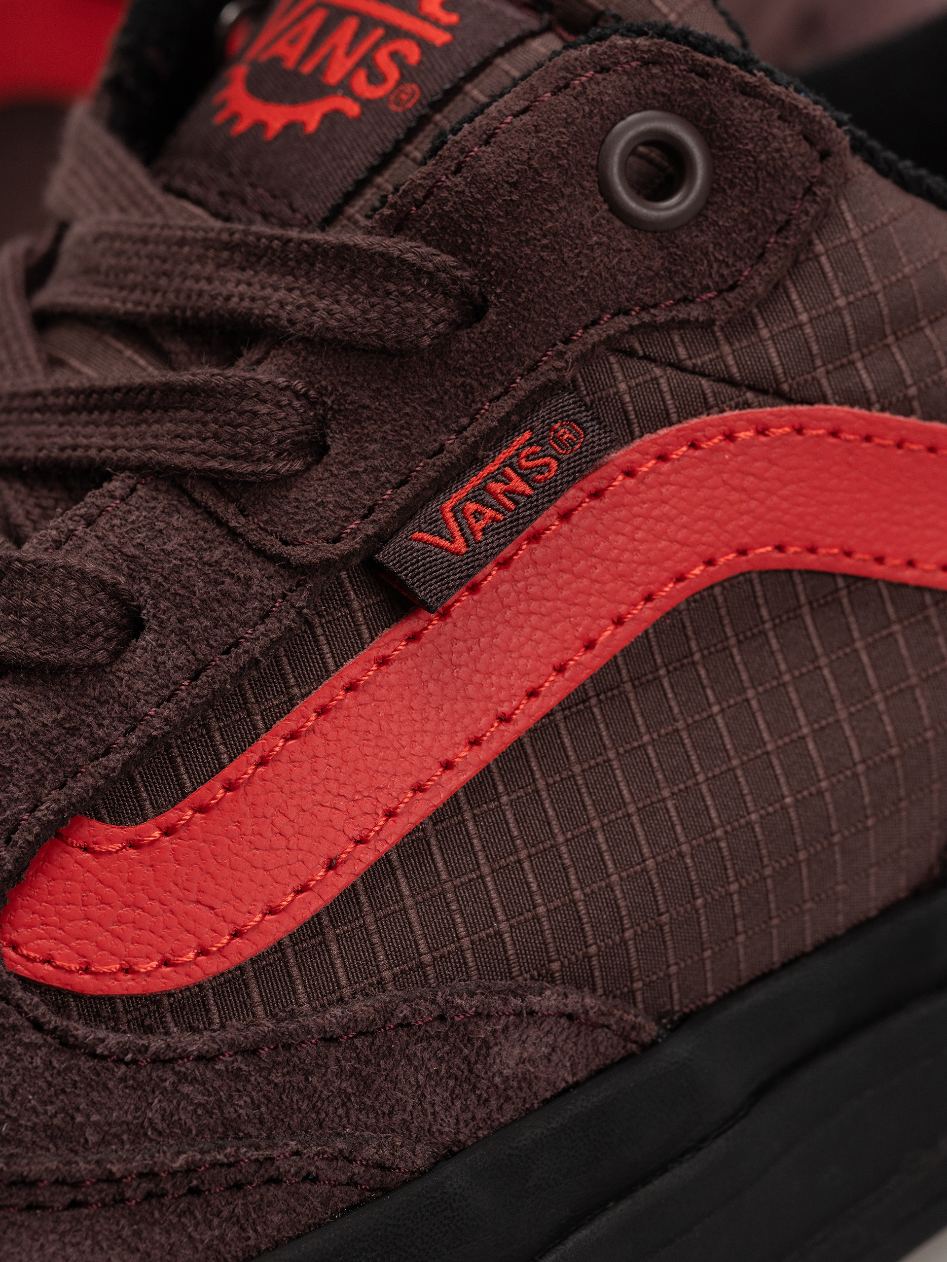Обувки Vans Bmx Proof Wafflecup (brwn/riored/blk)