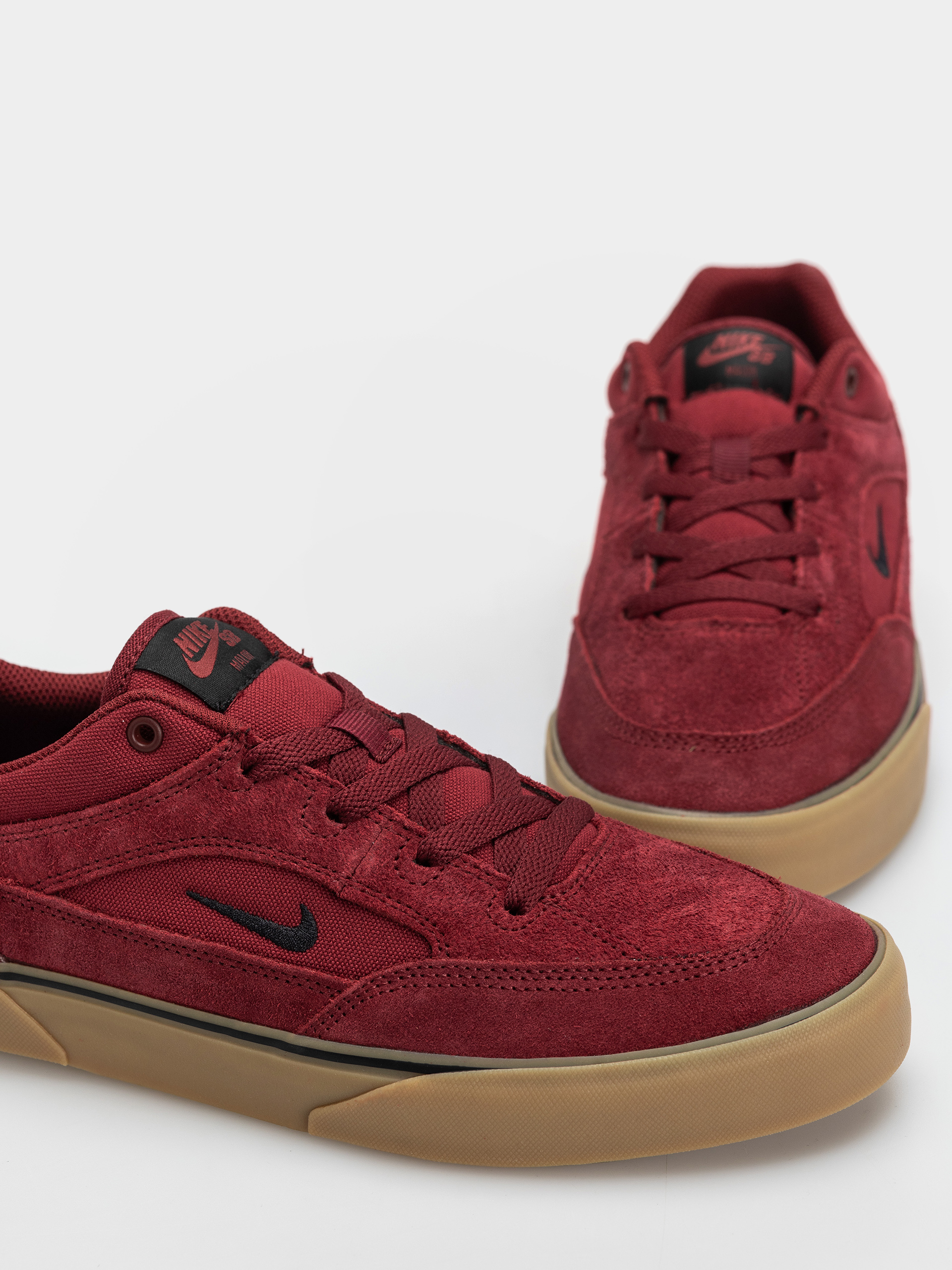 Обувки Nike SB Malor (team red/black black gum light brown)