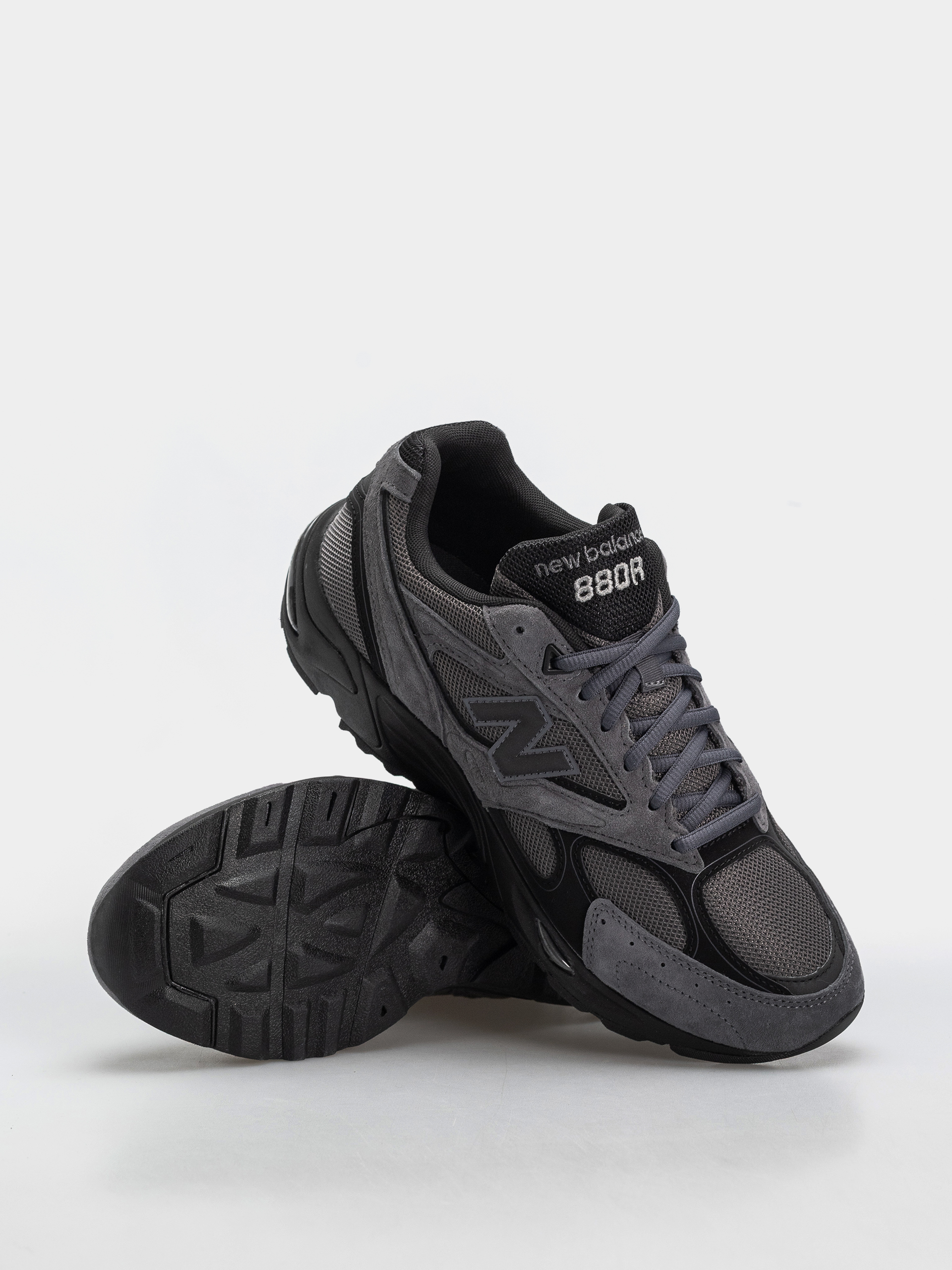 Обувки New Balance 880R (magnet/black)