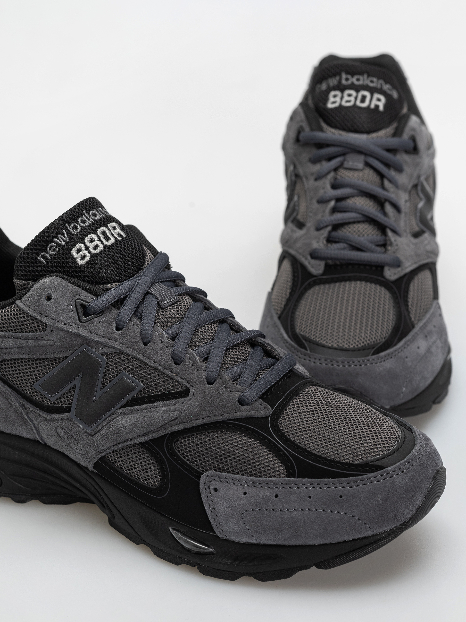 Обувки New Balance 880R (magnet/black)
