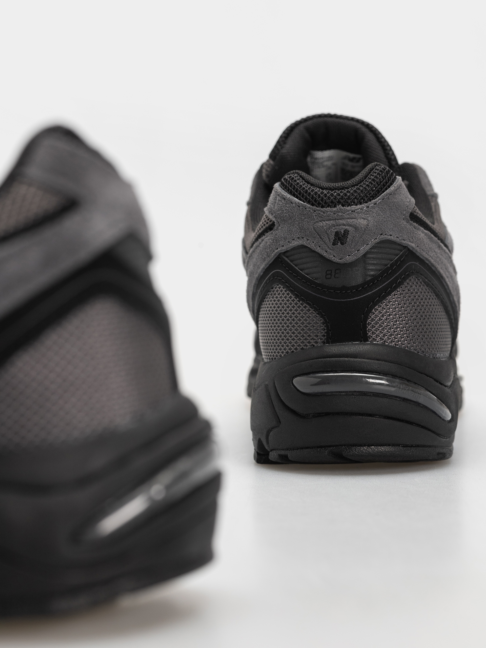 Обувки New Balance 880R (magnet/black)