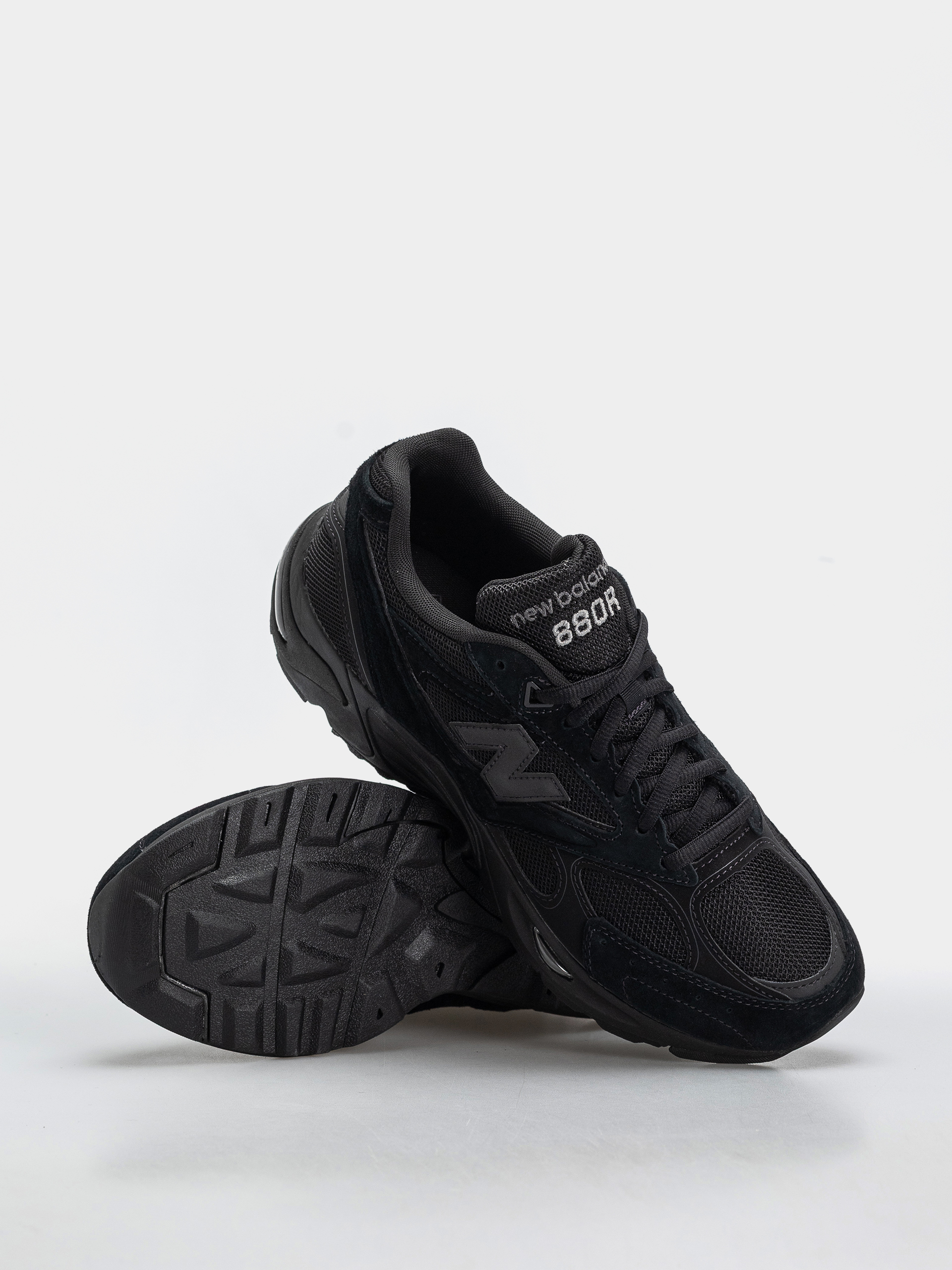 Обувки New Balance 880R (black/black)