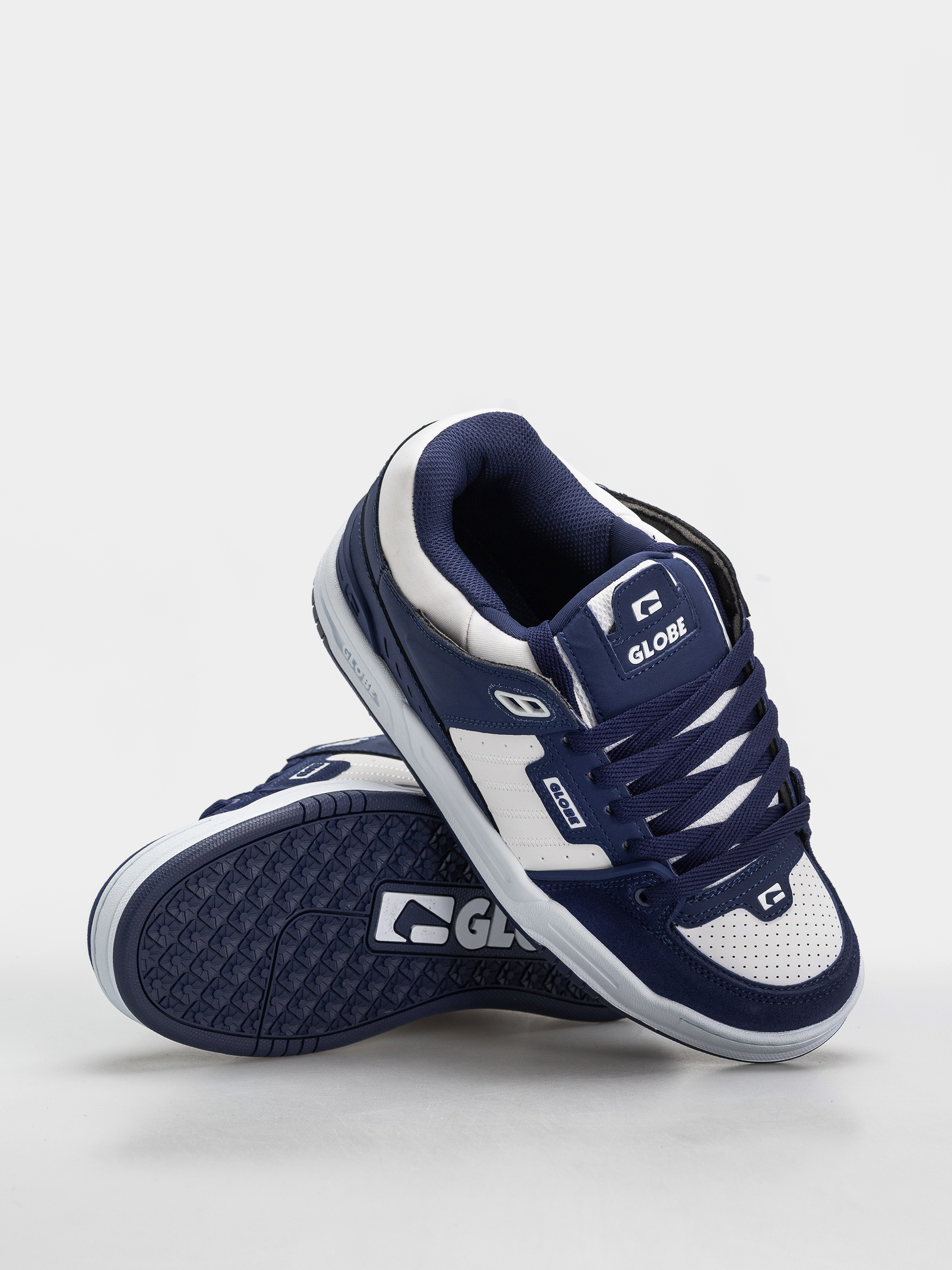 Обувки Globe Fusion (midnight/white)
