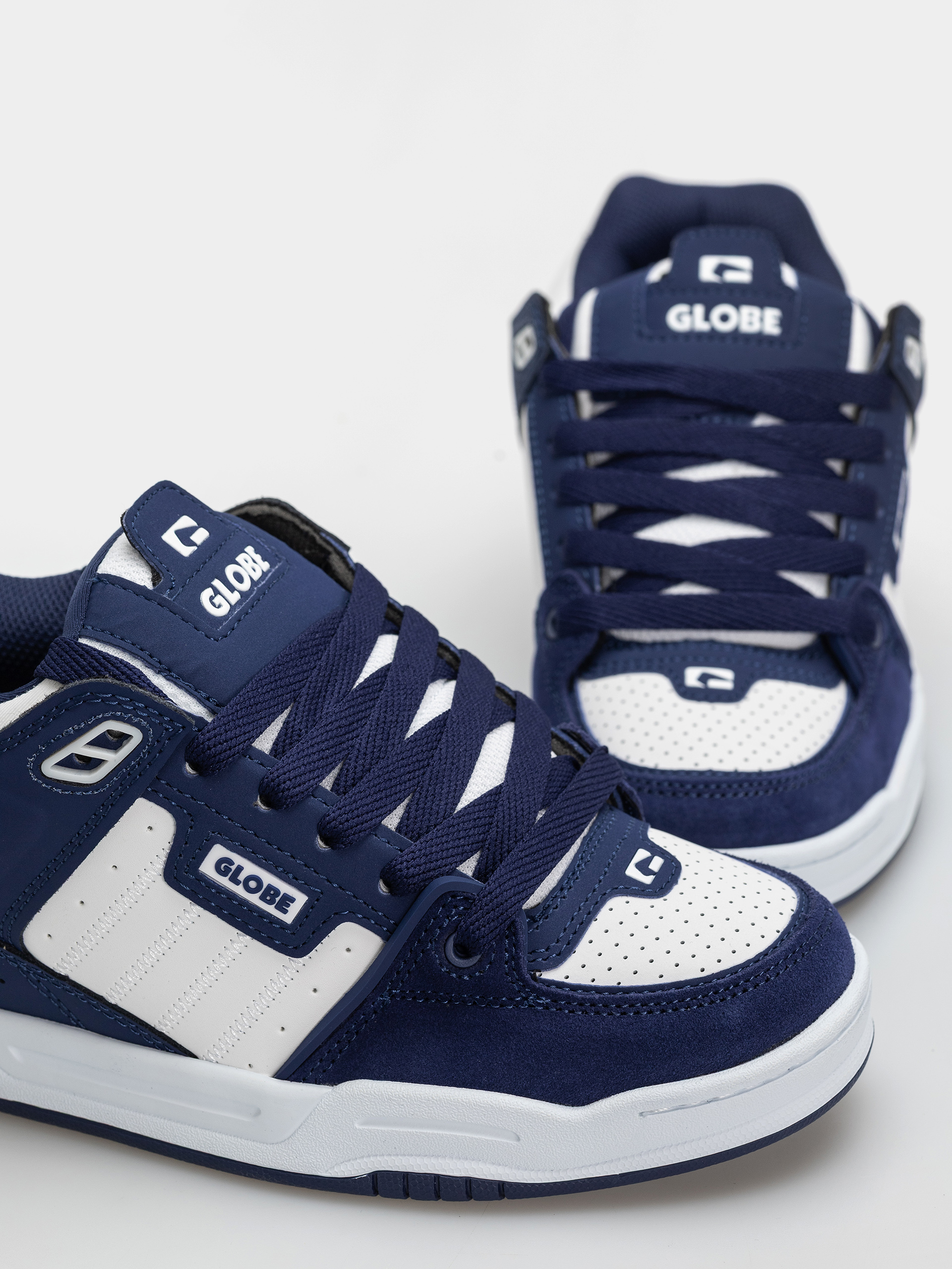 Обувки Globe Fusion (midnight/white)